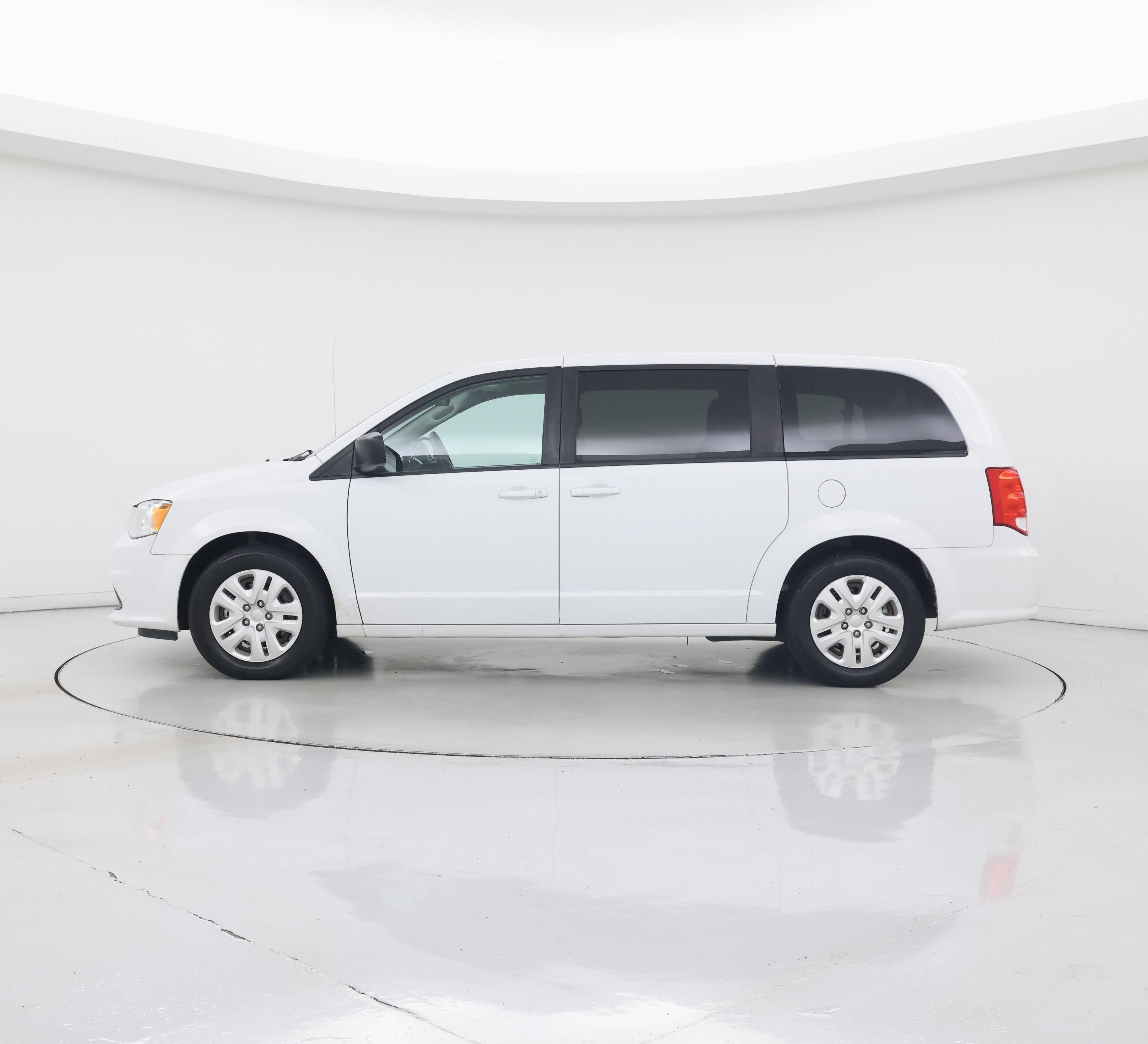Thumbnail: 2018 Dodge Grand Caravan - 3