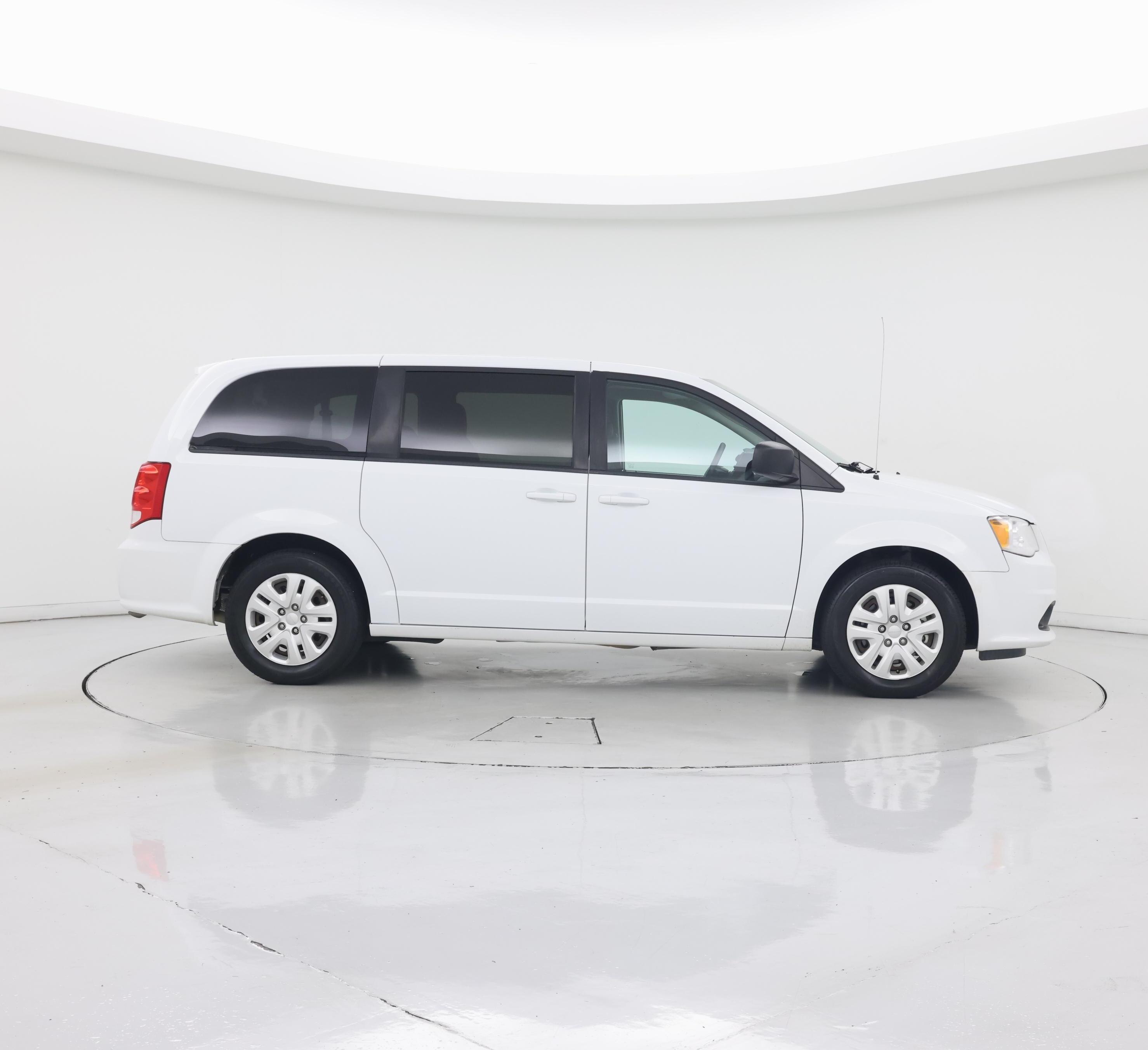 Thumbnail: 2018 Dodge Grand Caravan - 7