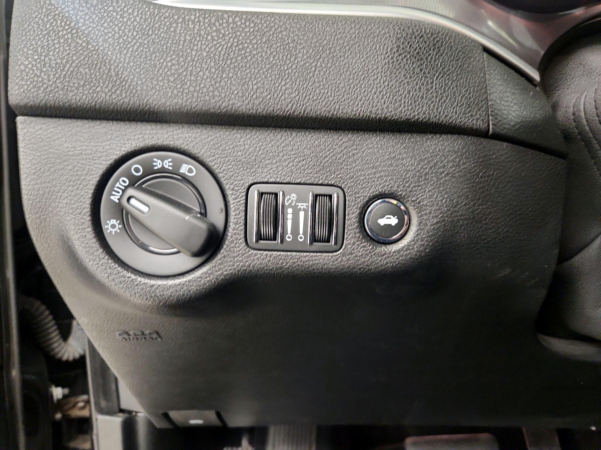 Thumbnail: 2020 Dodge Charger - 13
