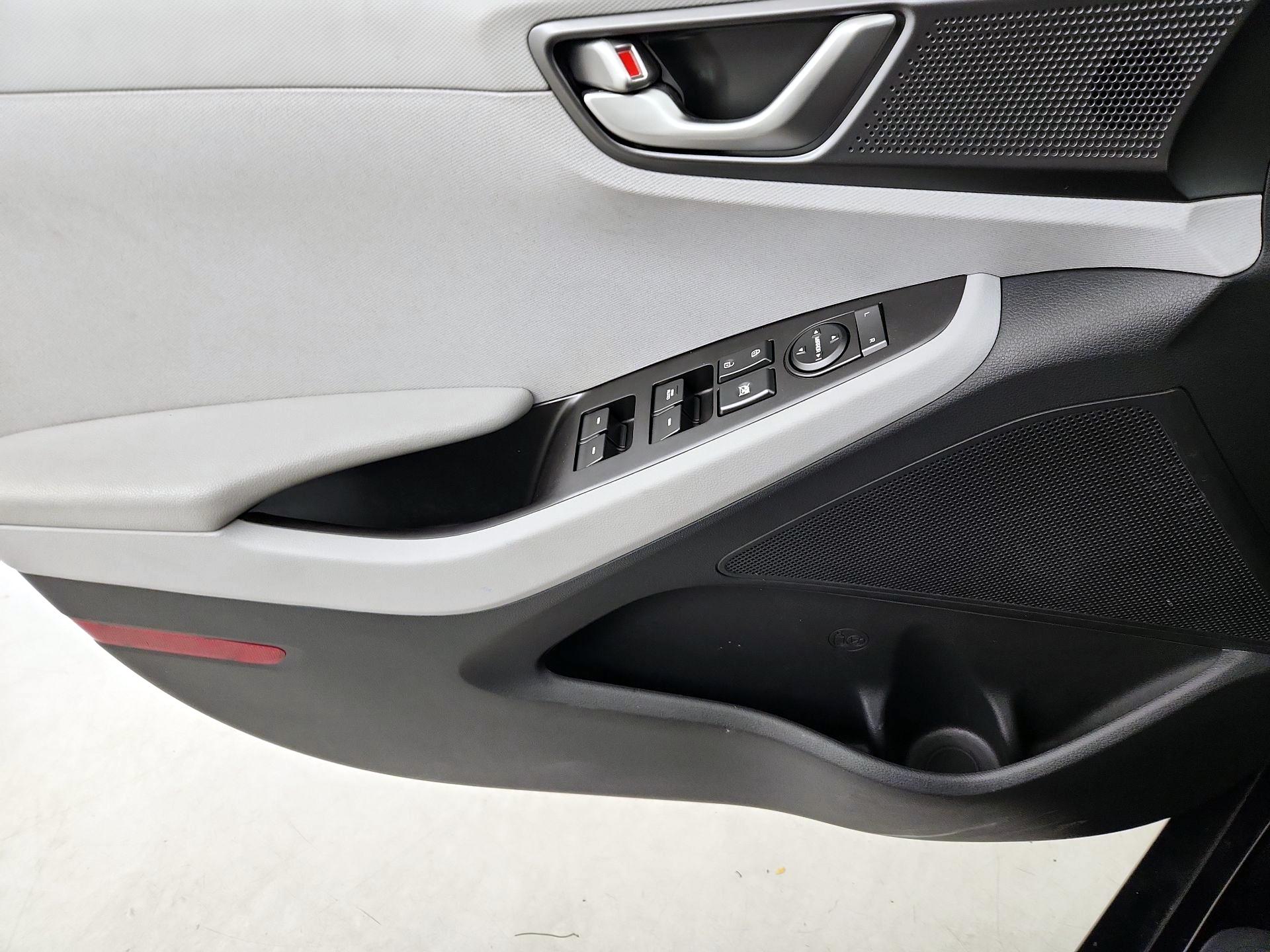 Thumbnail: 2020 Hyundai Ioniq - 12