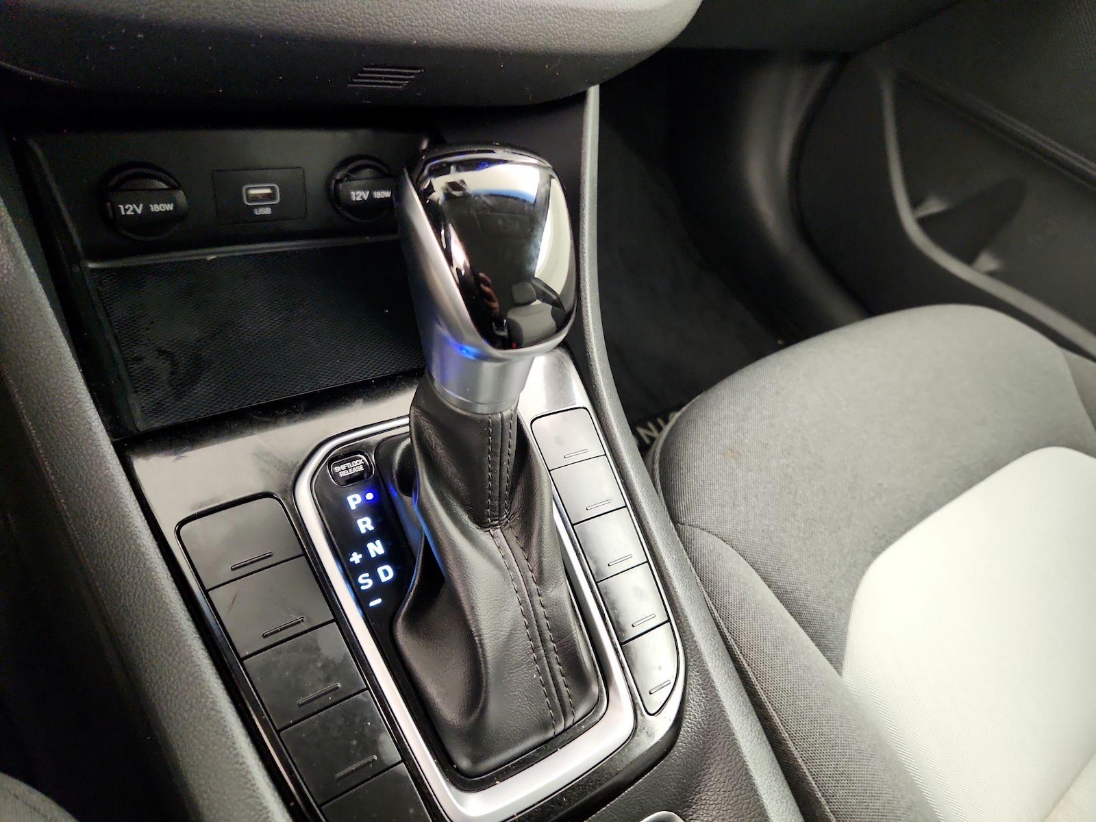 2020 Hyundai IONIQ Blue - Photo 18