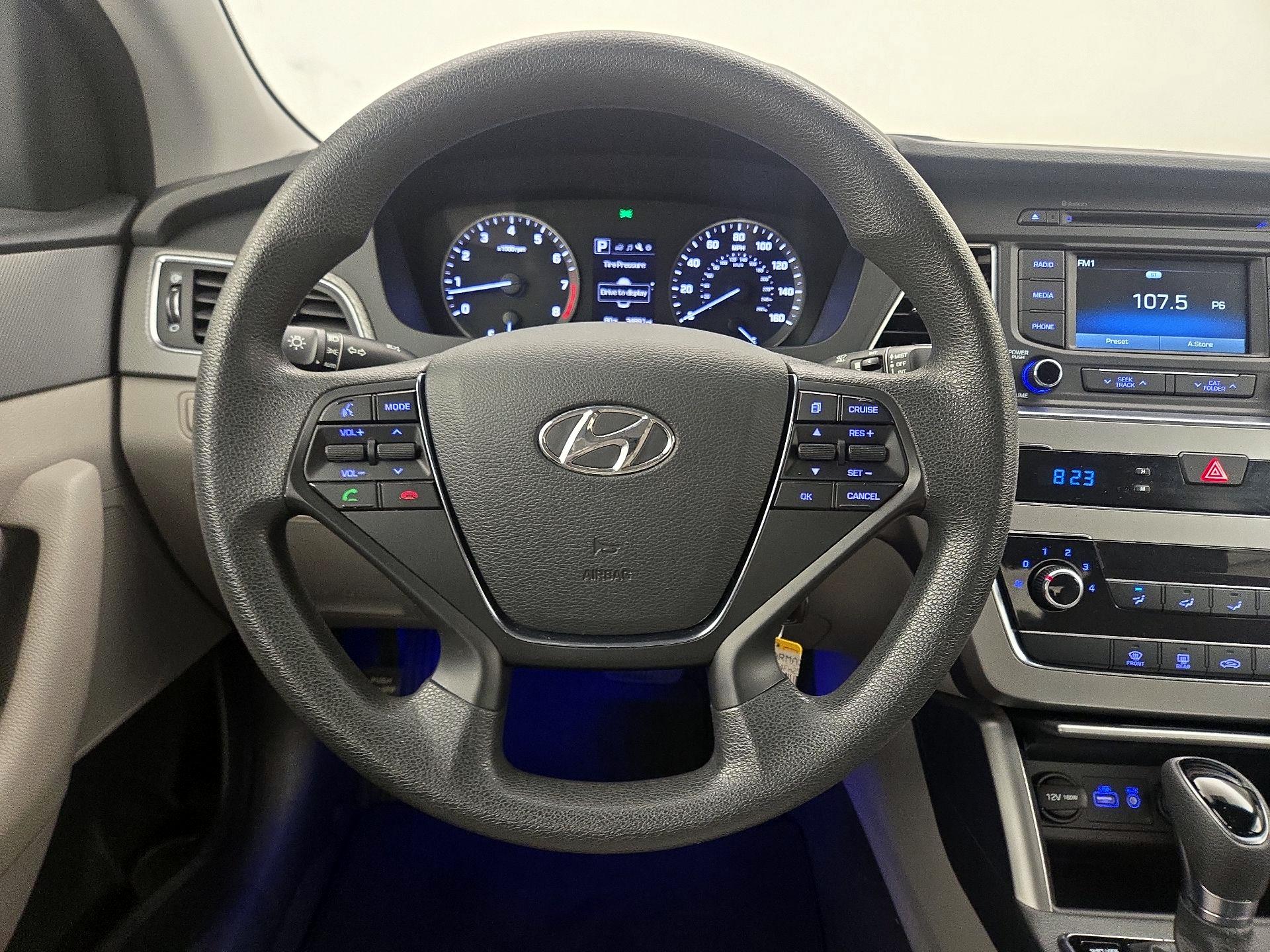 Thumbnail: 2015 Hyundai Sonata - 10