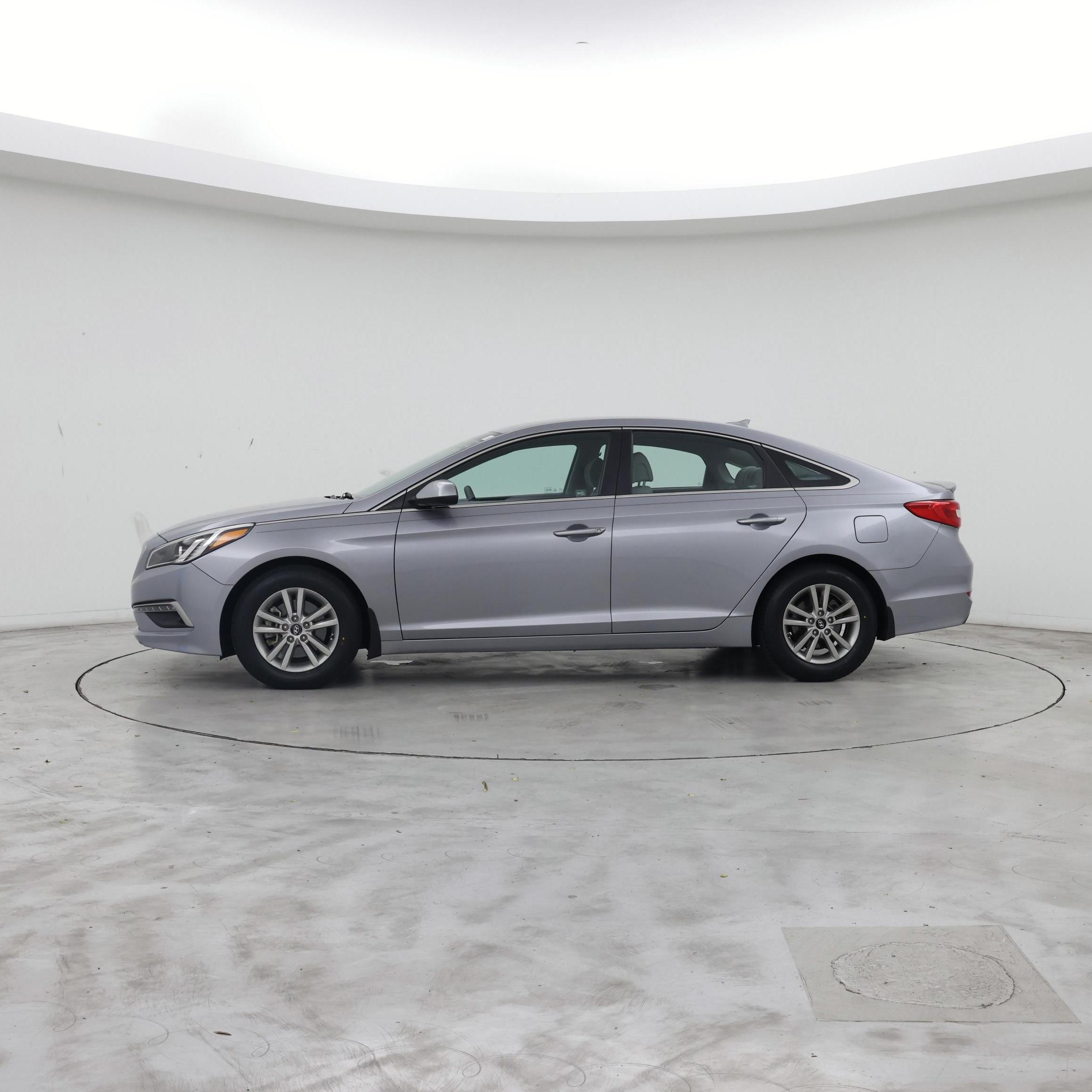 Thumbnail: 2015 Hyundai Sonata - 3