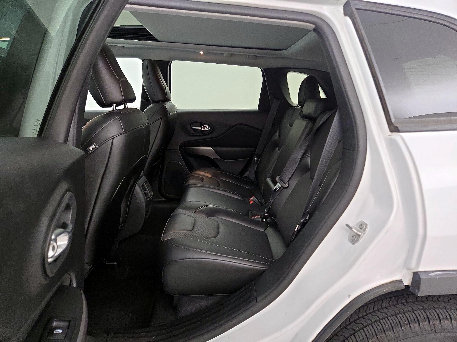 Thumbnail: 2022 Jeep Cherokee - 20