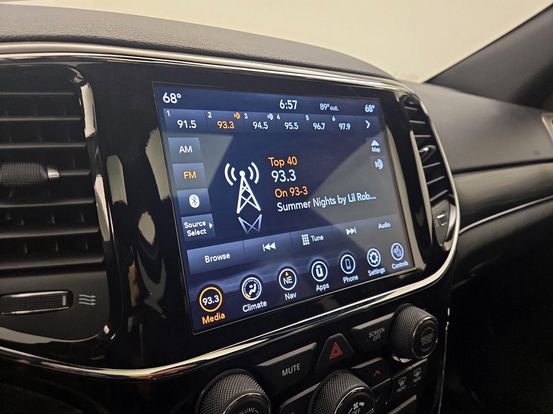 Thumbnail: 2021 Jeep Grand Cherokee - 16