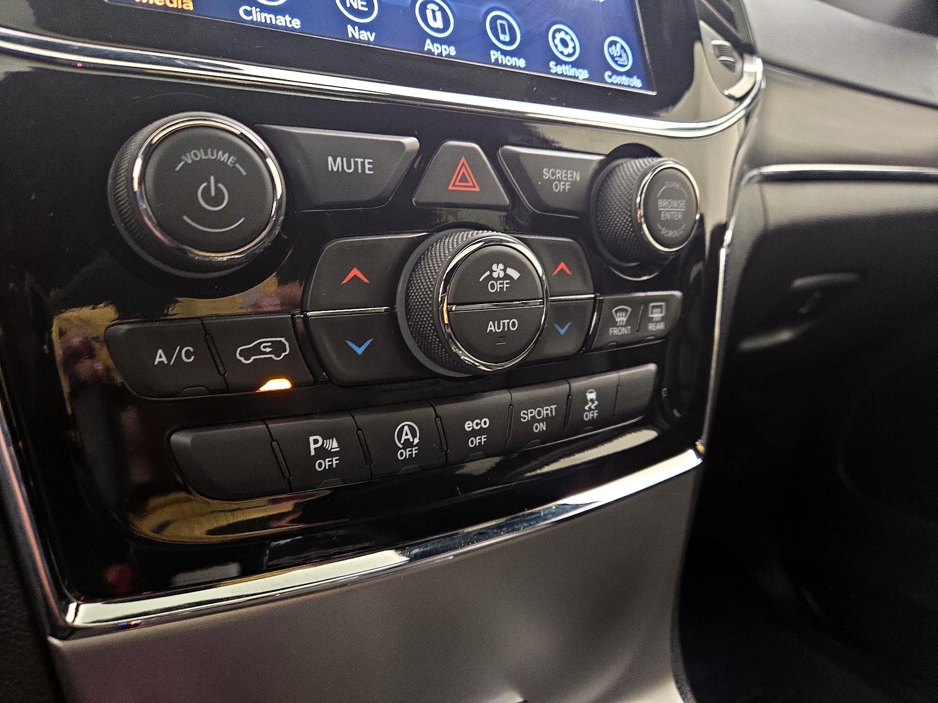 Thumbnail: 2021 Jeep Grand Cherokee - 17