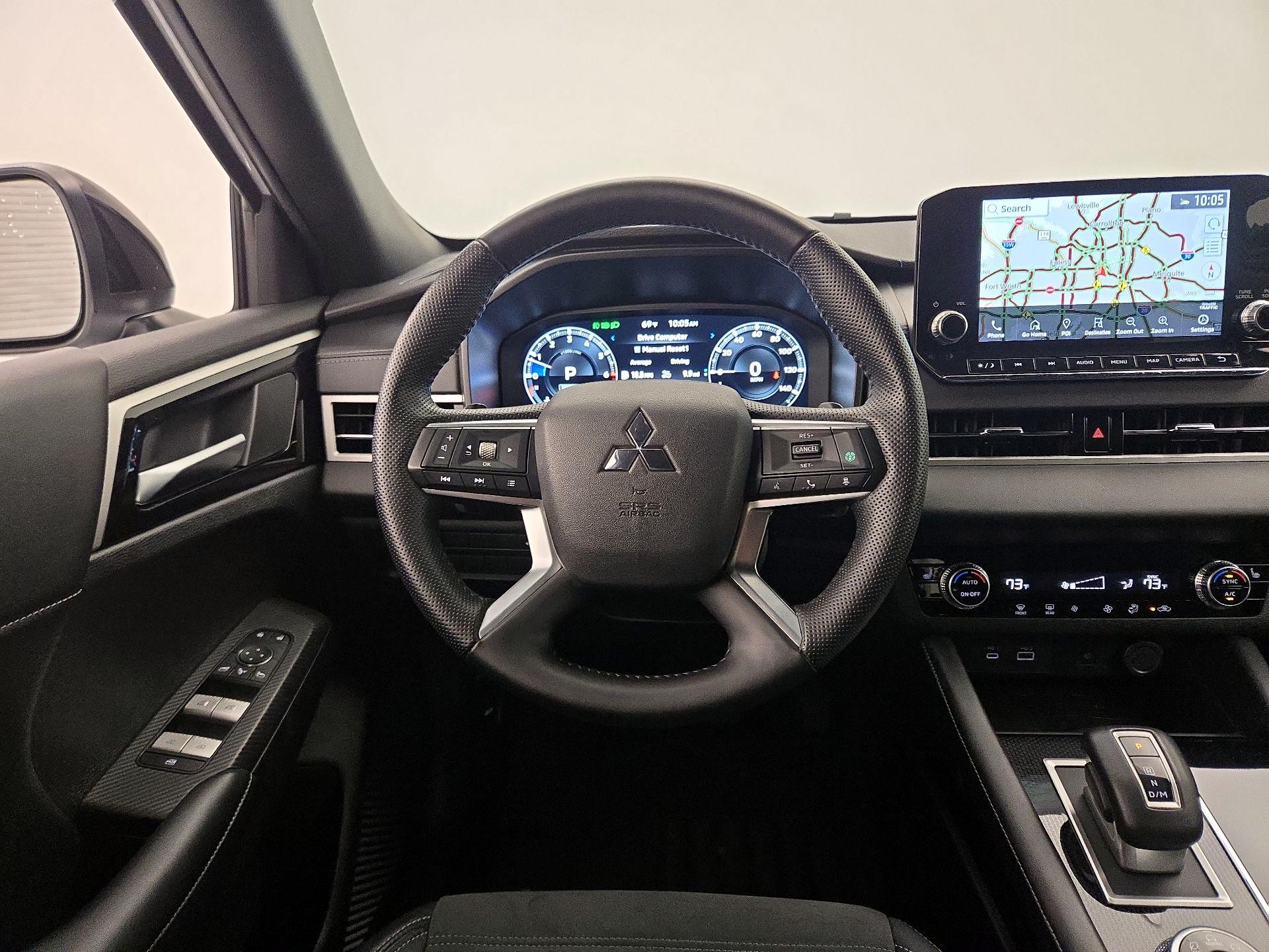 Thumbnail: 2024 Mitsubishi Outlander - 10