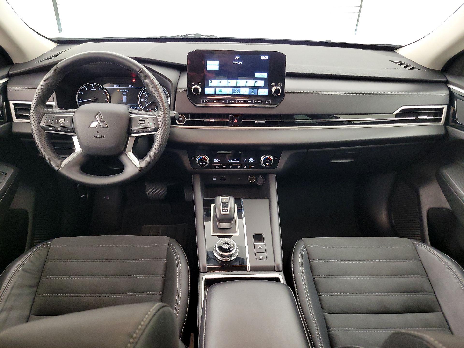 Thumbnail: 2022 Mitsubishi Outlander - 9