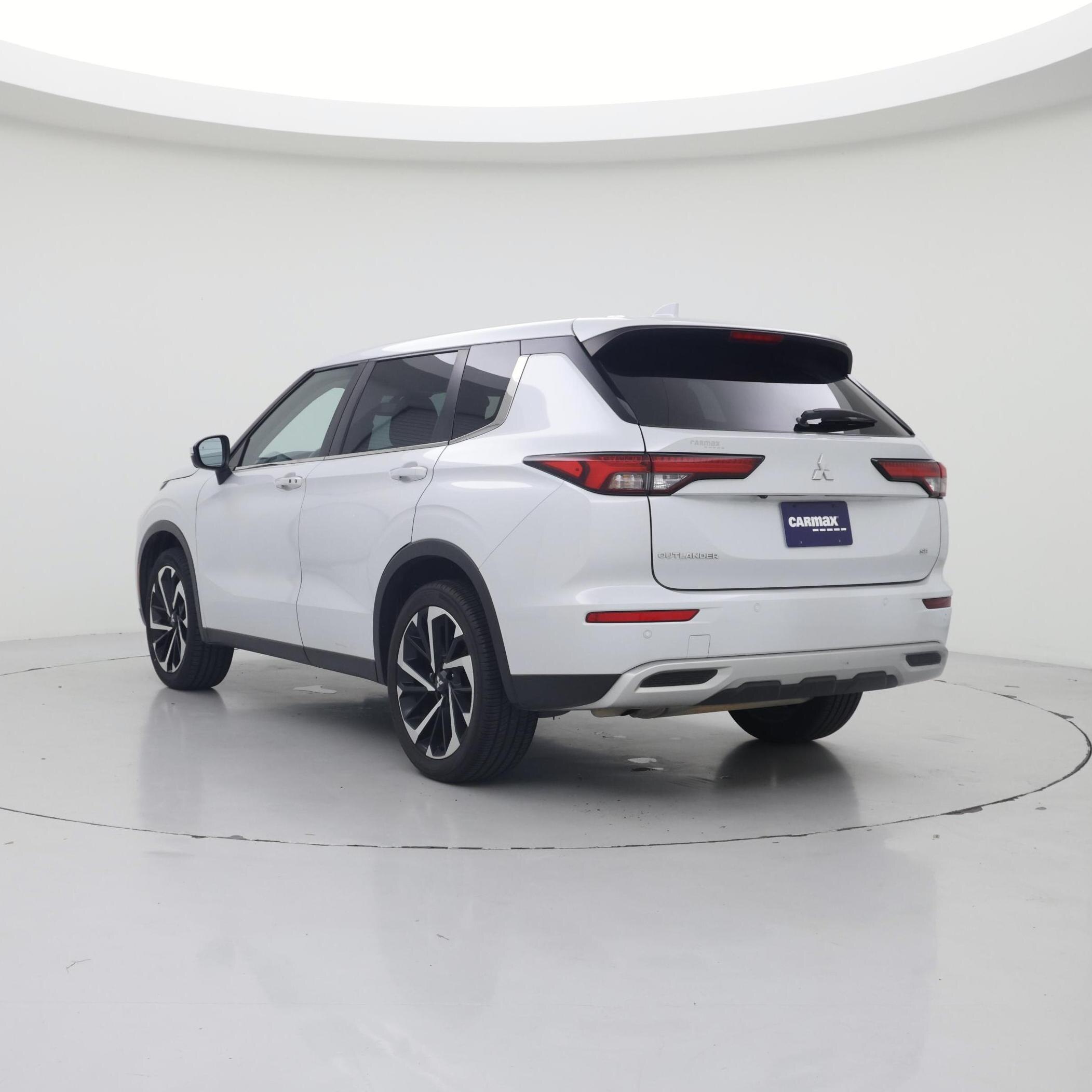 Thumbnail: 2022 Mitsubishi Outlander - 2