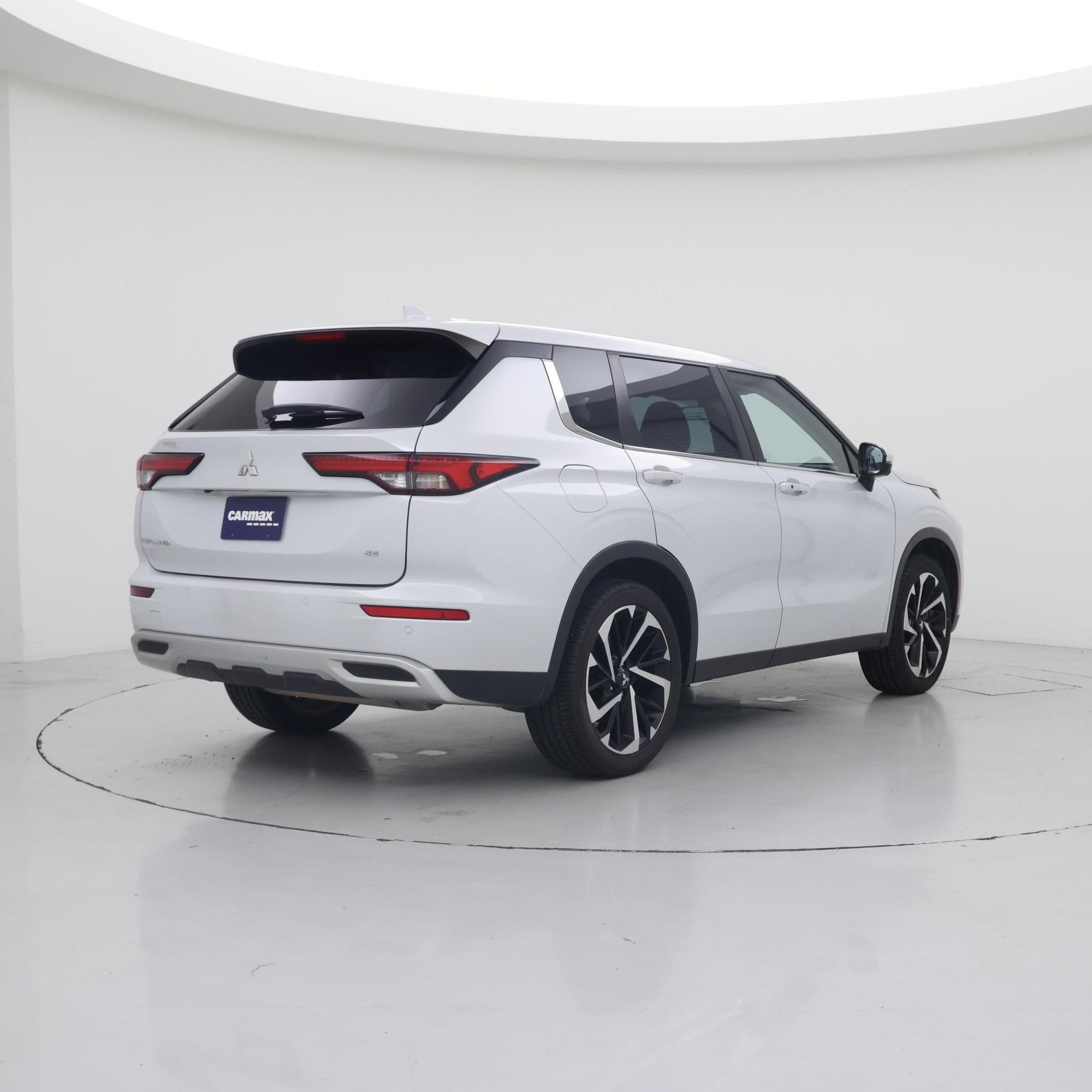 Thumbnail: 2022 Mitsubishi Outlander - 8