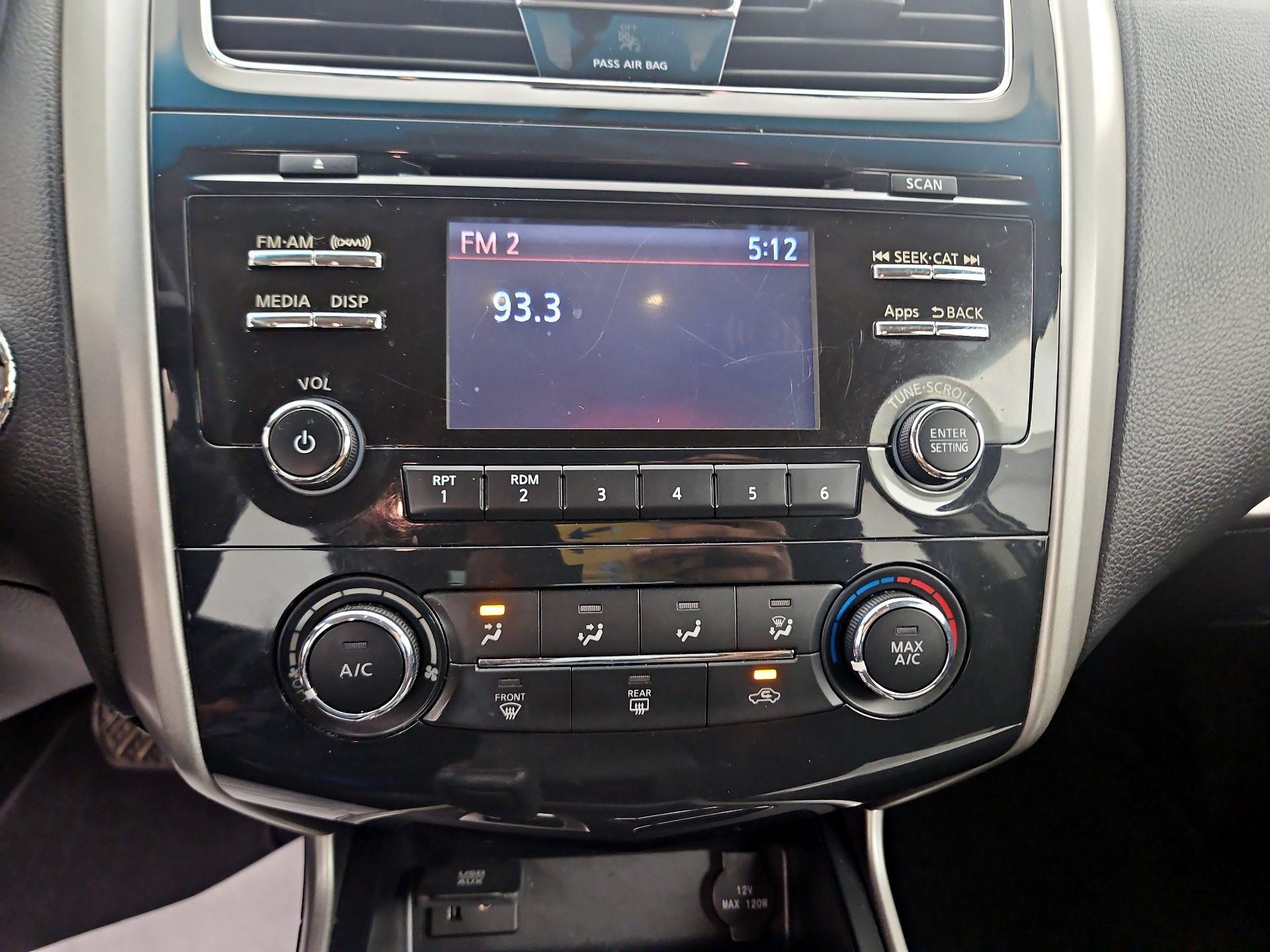 Thumbnail: 2015 Nissan Altima - 13
