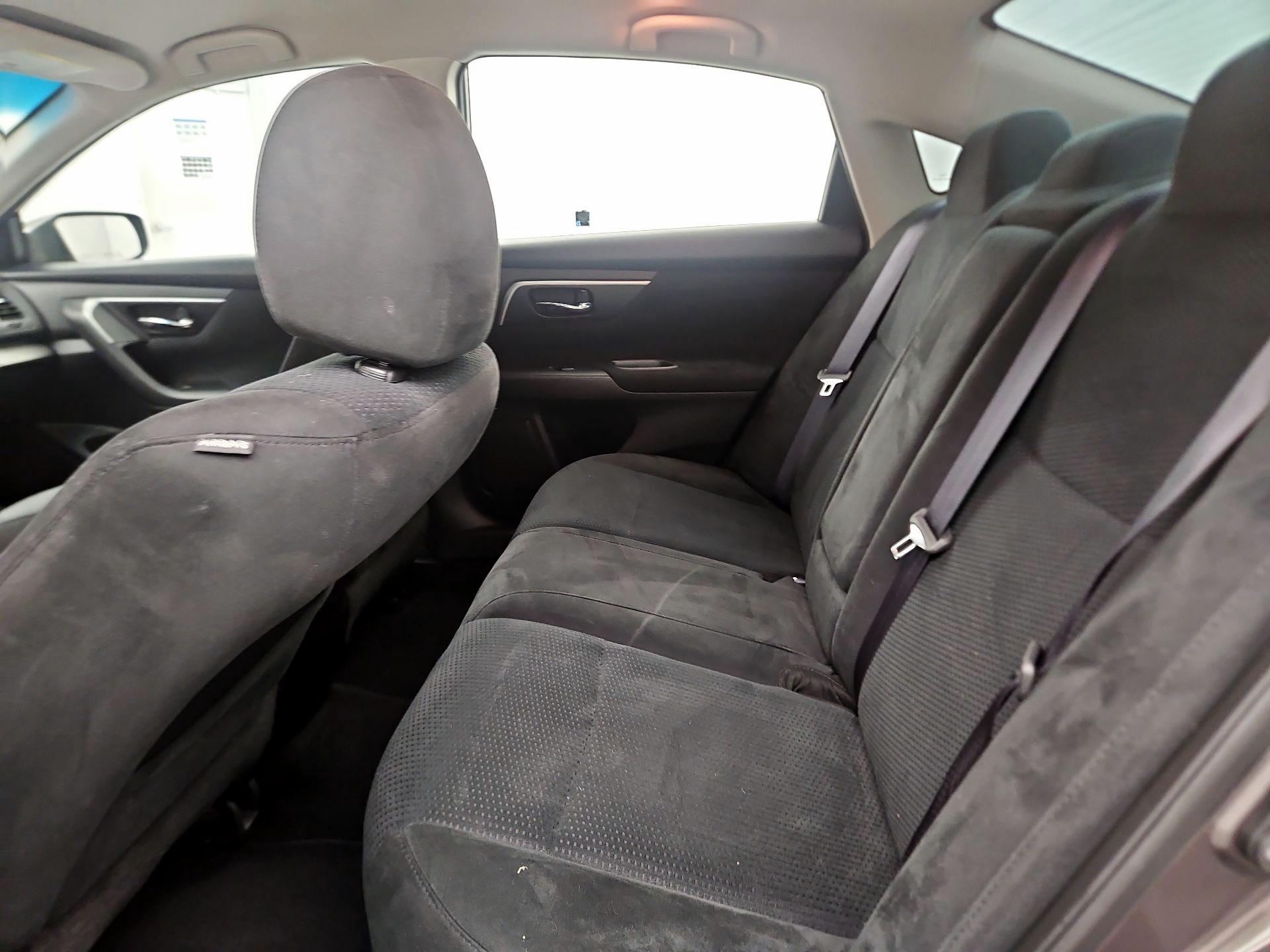 Thumbnail: 2015 Nissan Altima - 17