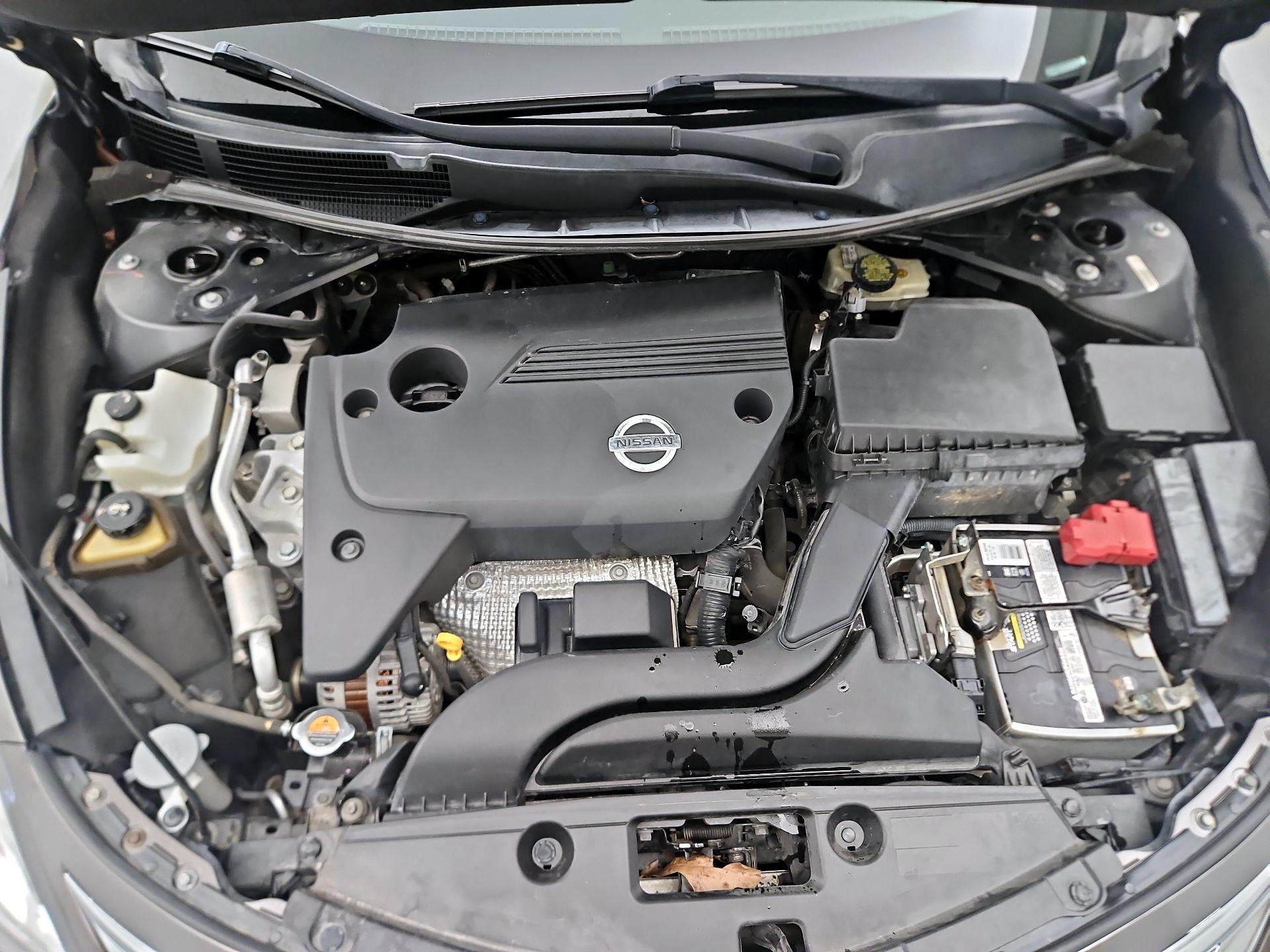Thumbnail: 2015 Nissan Altima - 19