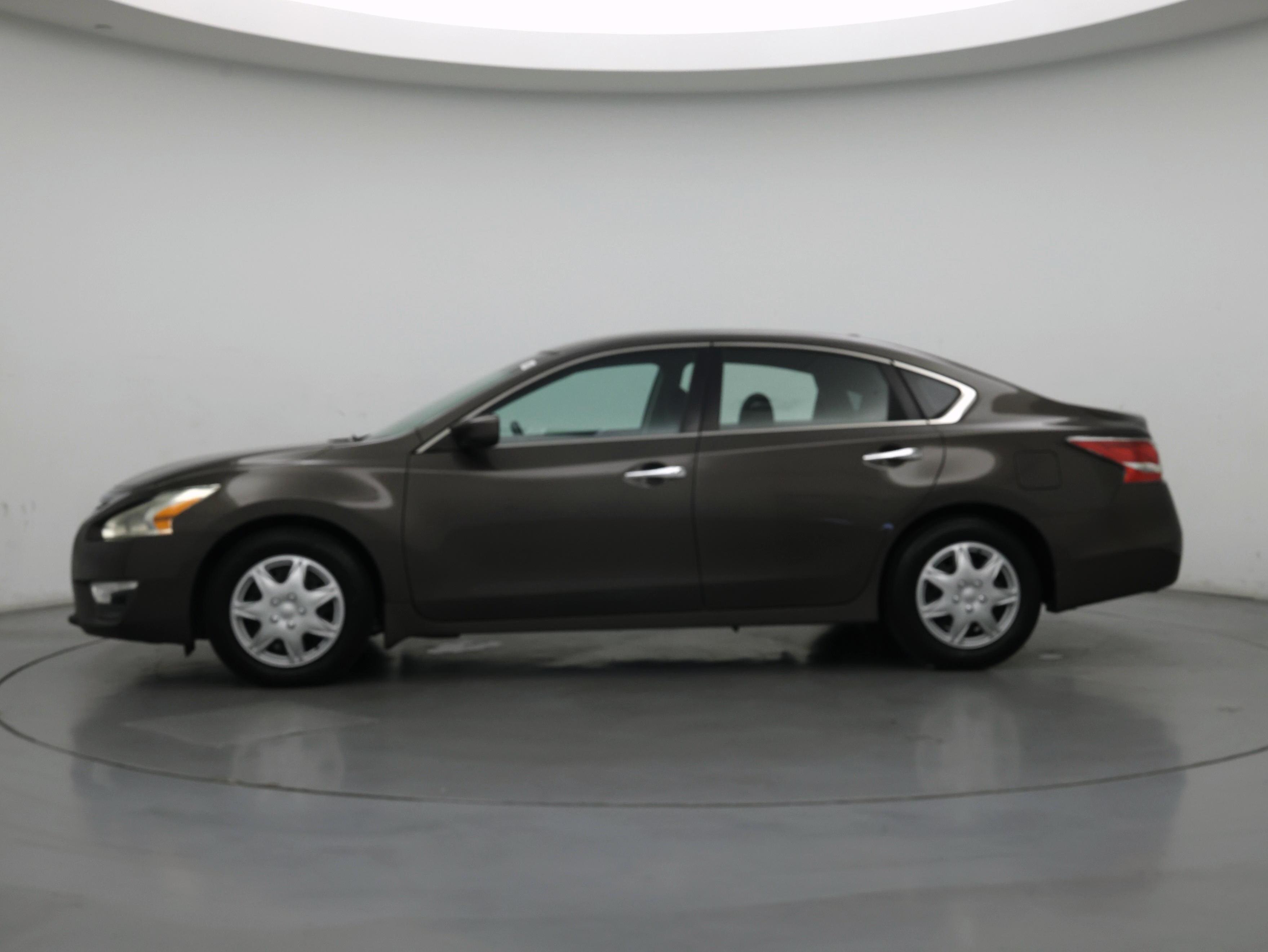 Thumbnail: 2015 Nissan Altima - 3