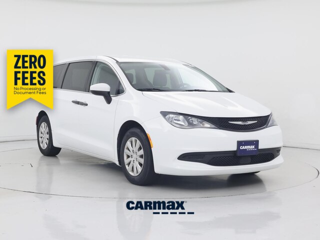 White 2021 Chrysler Voyager L FWD Minivan Front-Wheel Drive Automatic