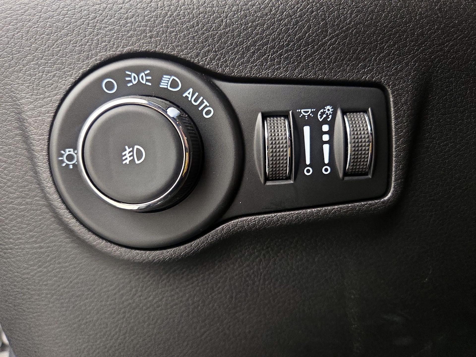 Thumbnail: 2023 Jeep Compass - 13