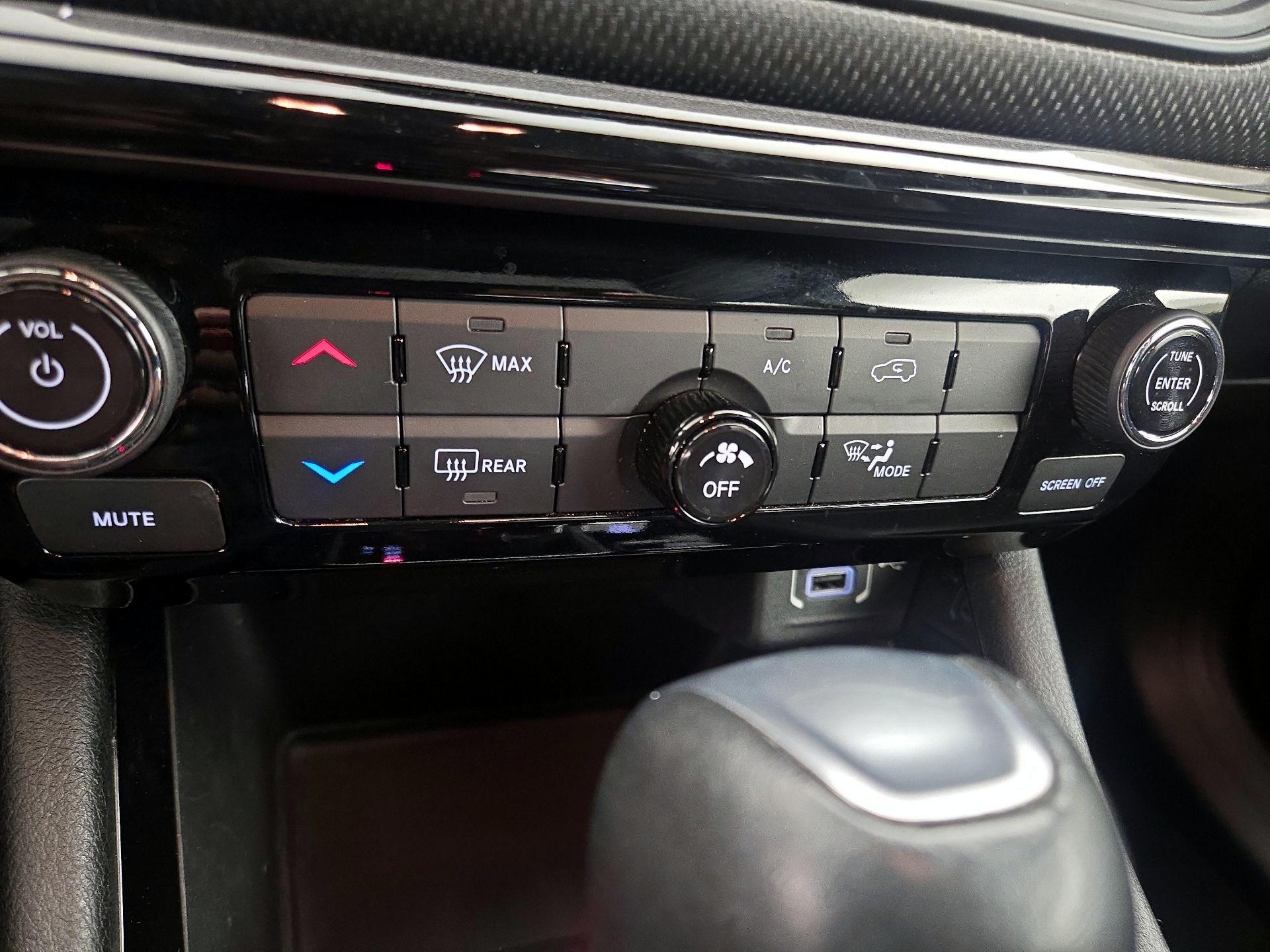 Thumbnail: 2023 Jeep Compass - 16