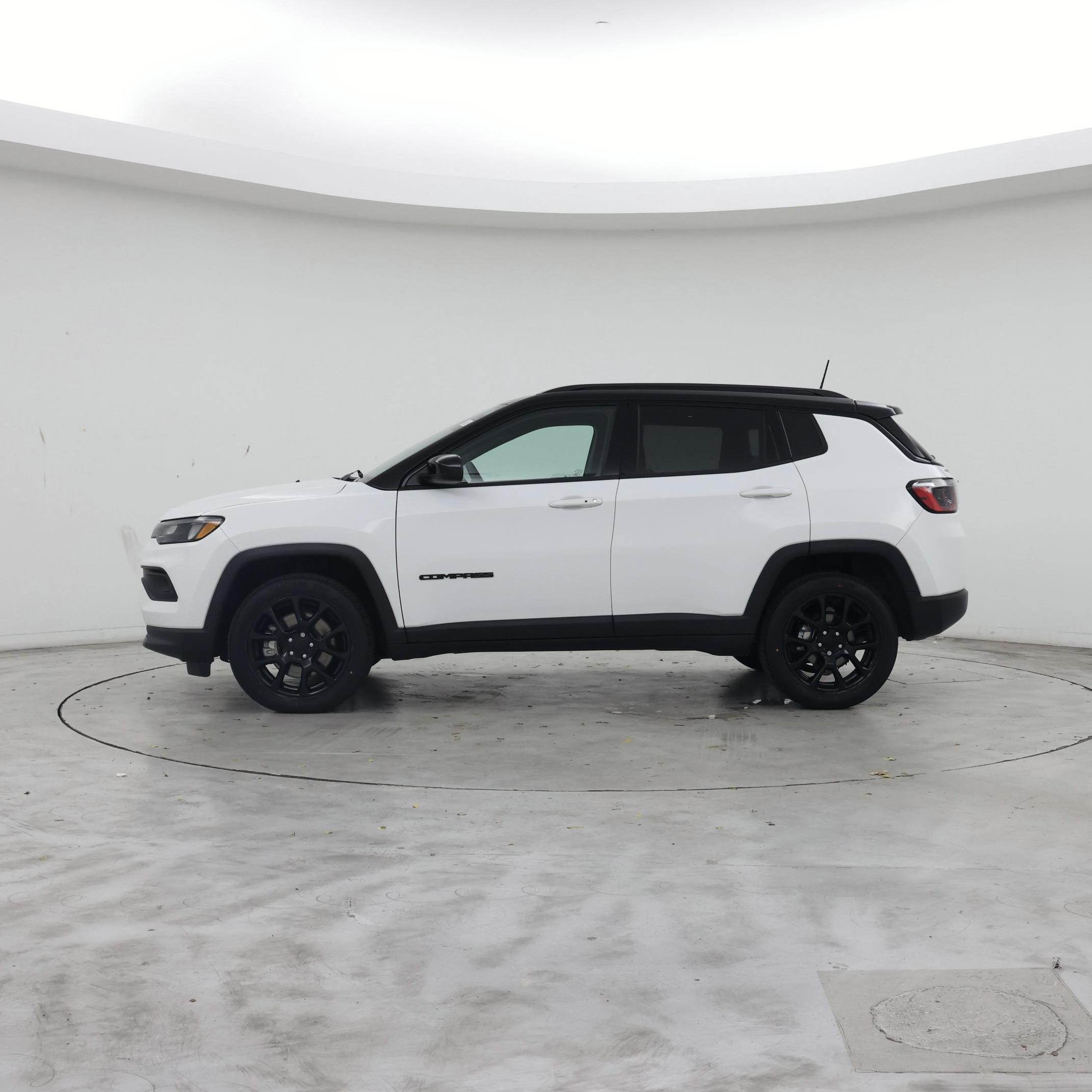 Thumbnail: 2023 Jeep Compass - 3