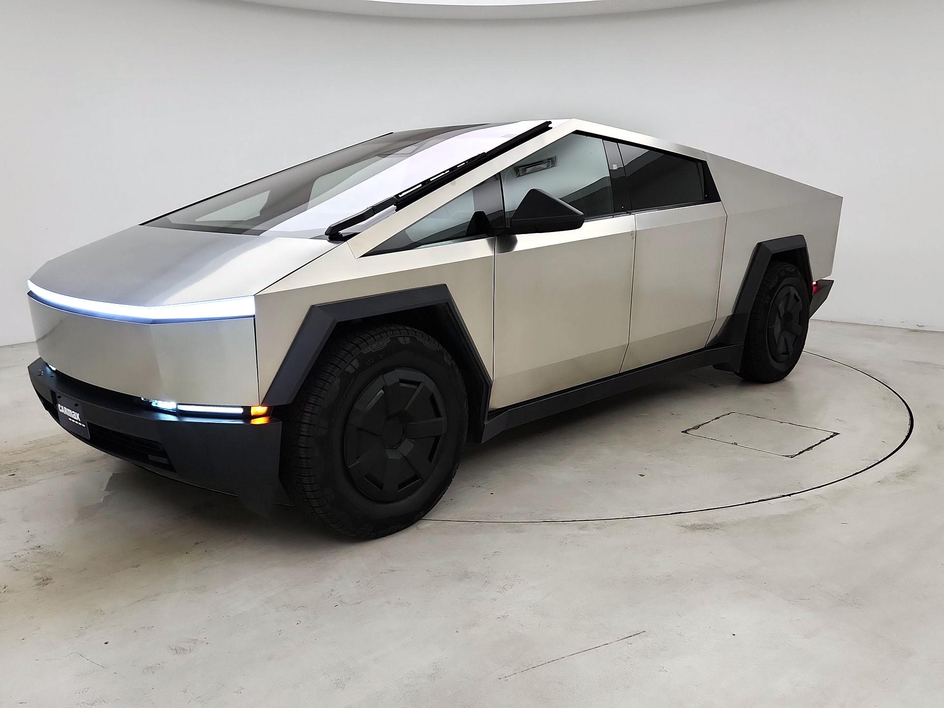 Thumbnail: 2025 Tesla Cybertruck - 3
