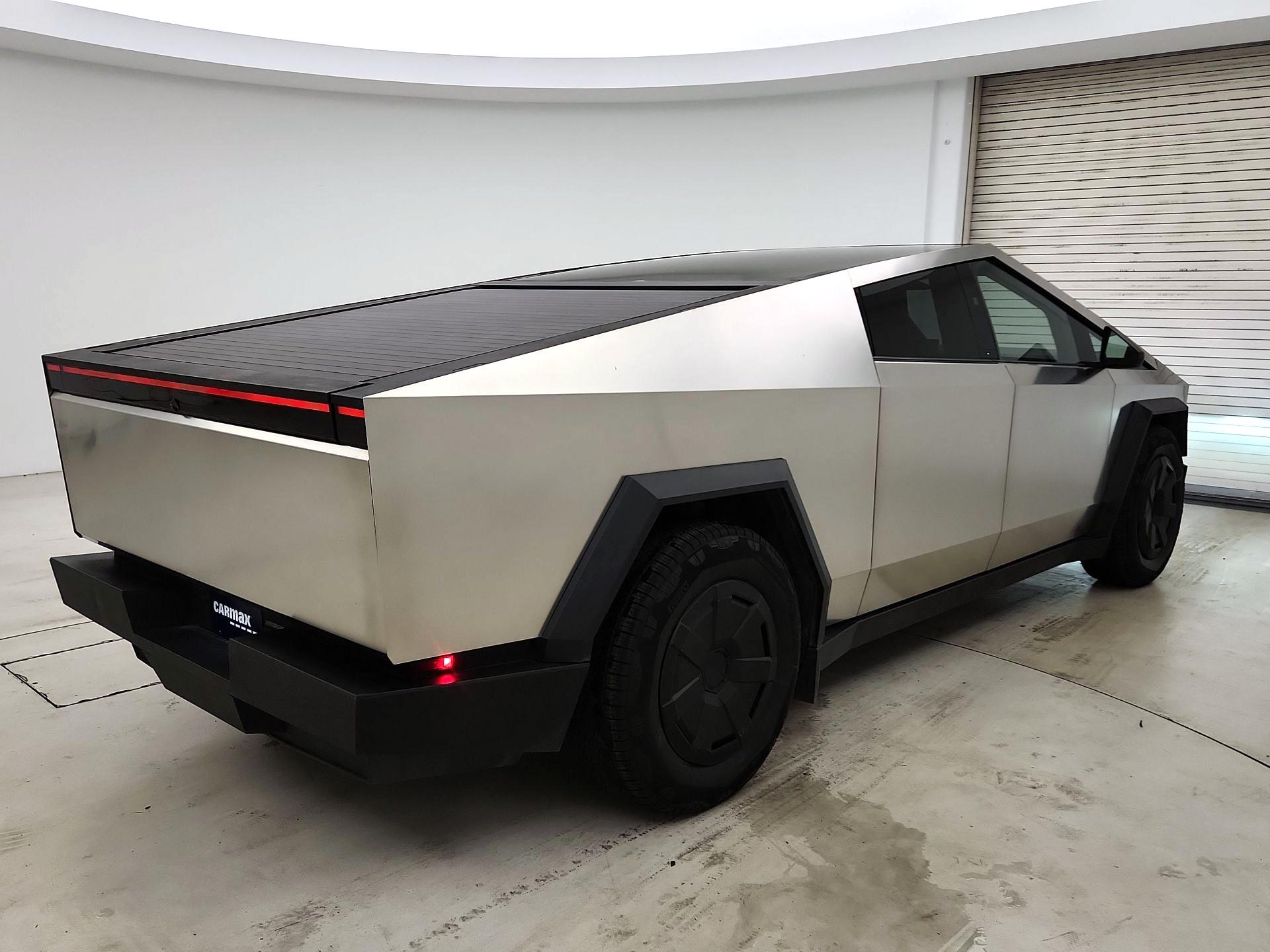 Thumbnail: 2025 Tesla Cybertruck - 5