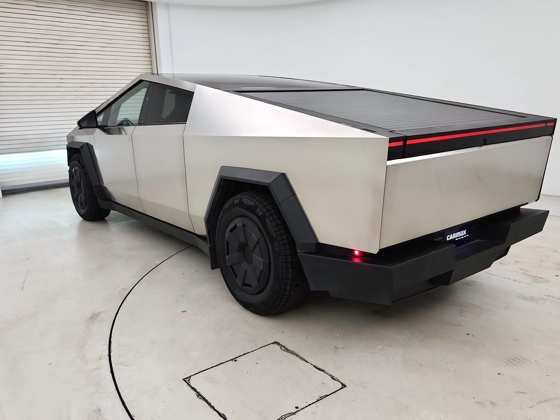 Thumbnail: 2025 Tesla Cybertruck - 7