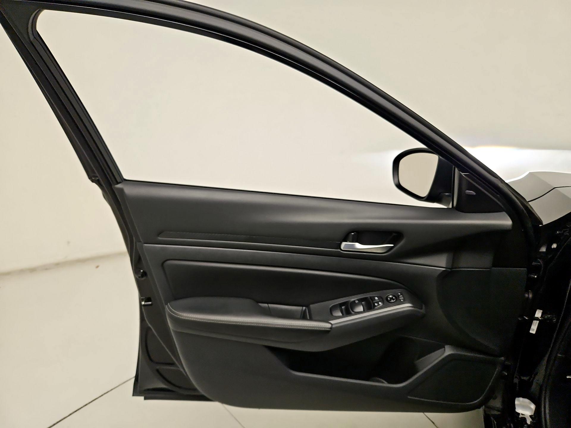 Thumbnail: 2025 Nissan Altima - 12