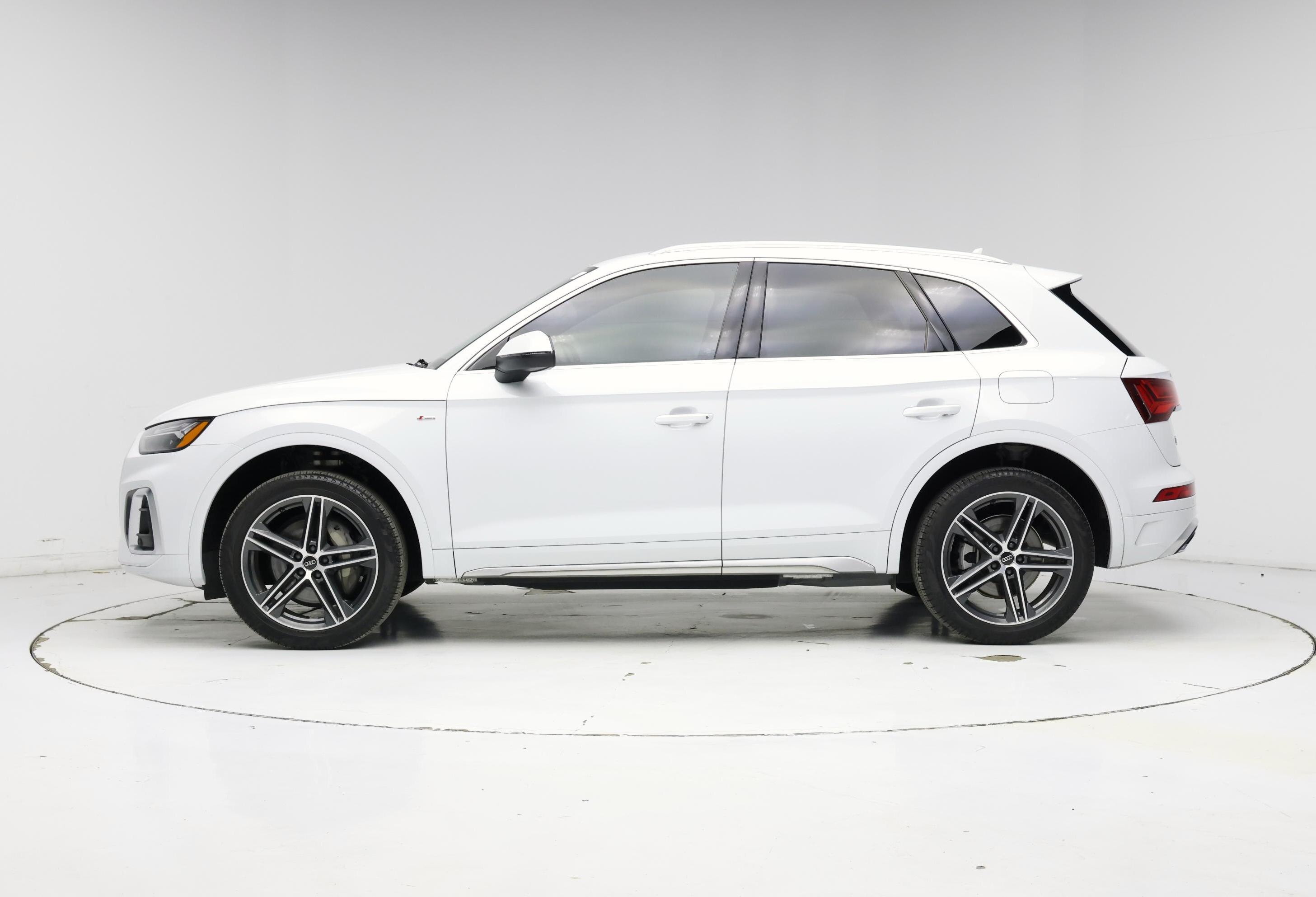 Thumbnail: 2024 Audi Q5 - 3