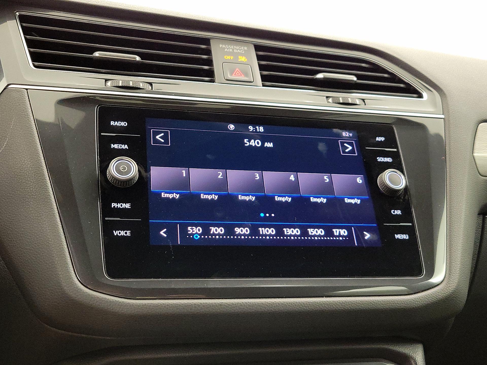 Thumbnail: 2020 Volkswagen Tiguan - 15