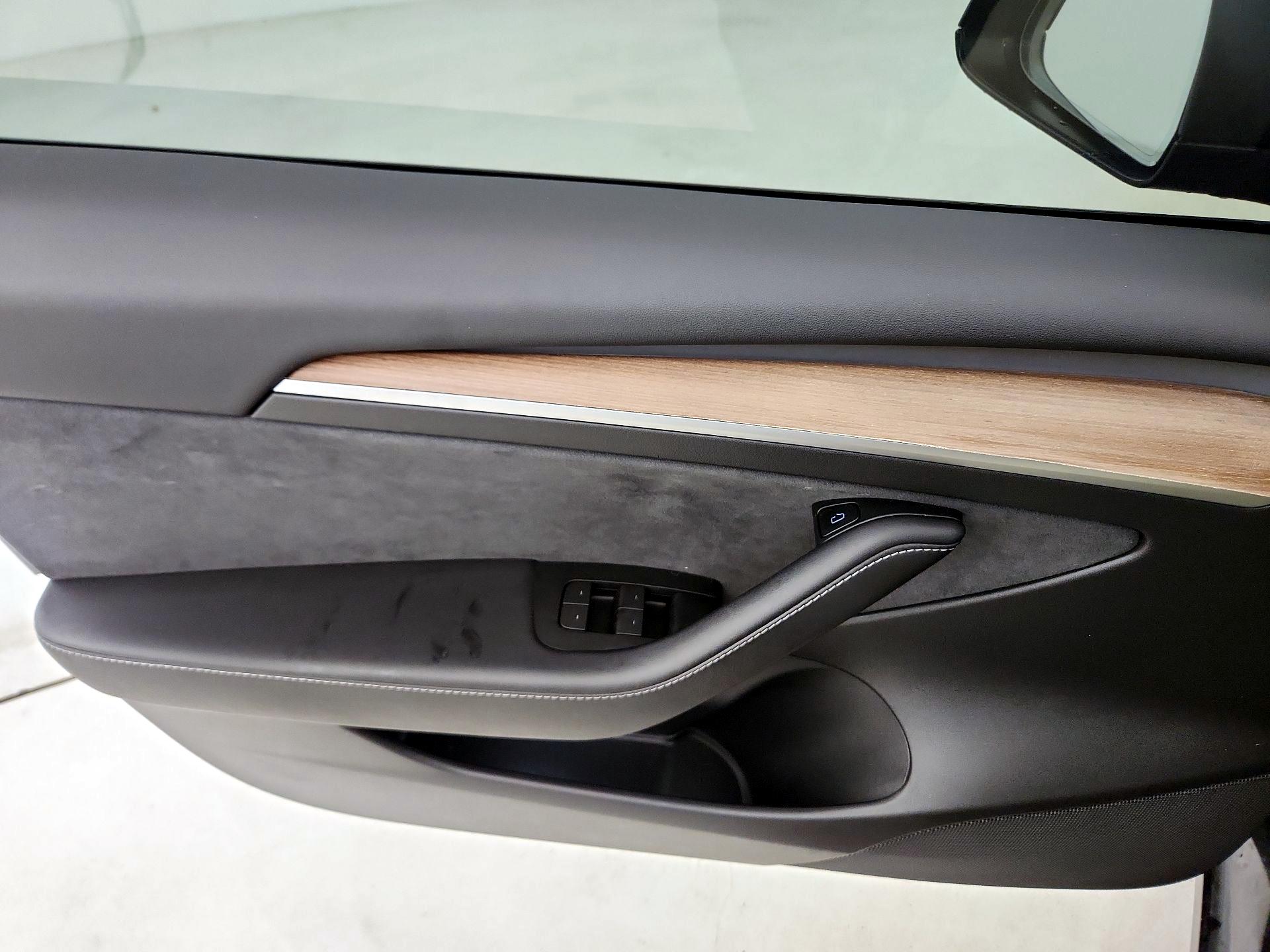 Thumbnail: 2022 Tesla Model 3 - 10