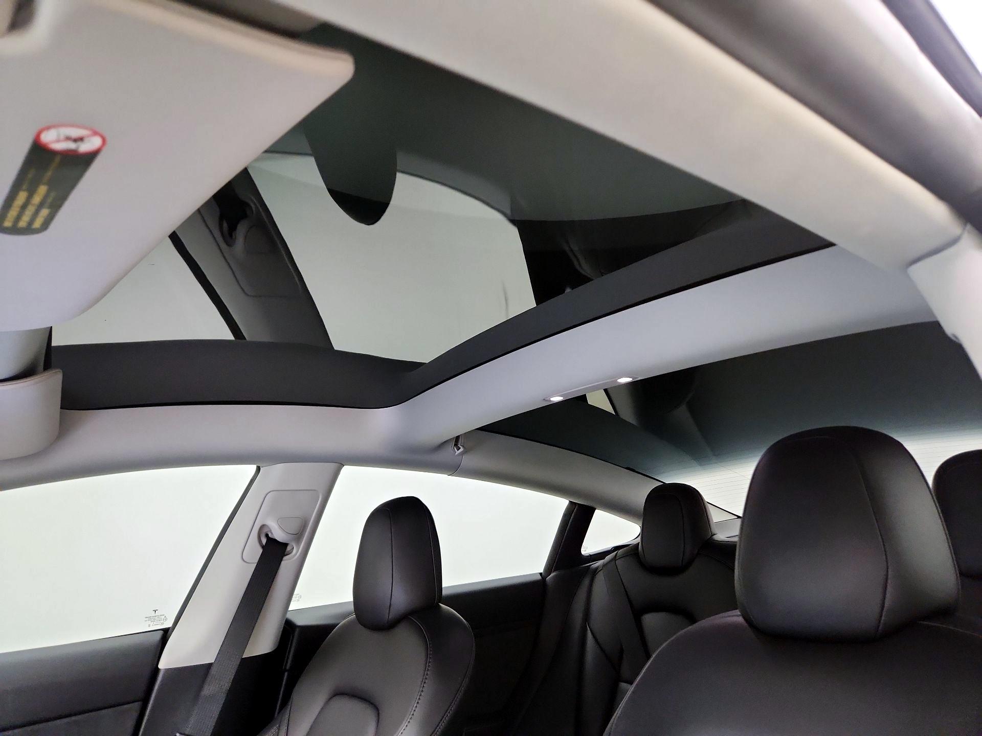 Thumbnail: 2022 Tesla Model 3 - 17