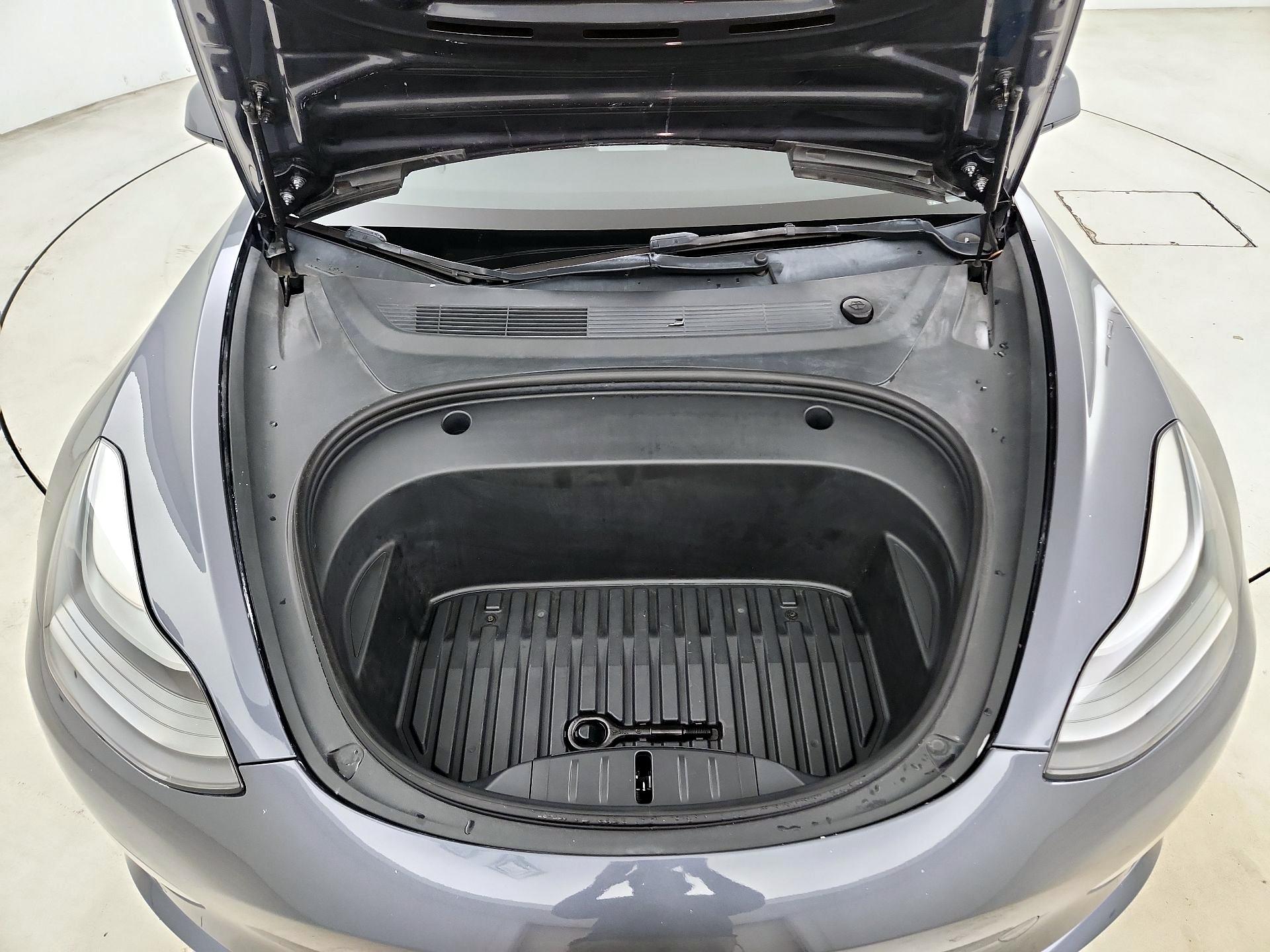 Thumbnail: 2022 Tesla Model 3 - 20