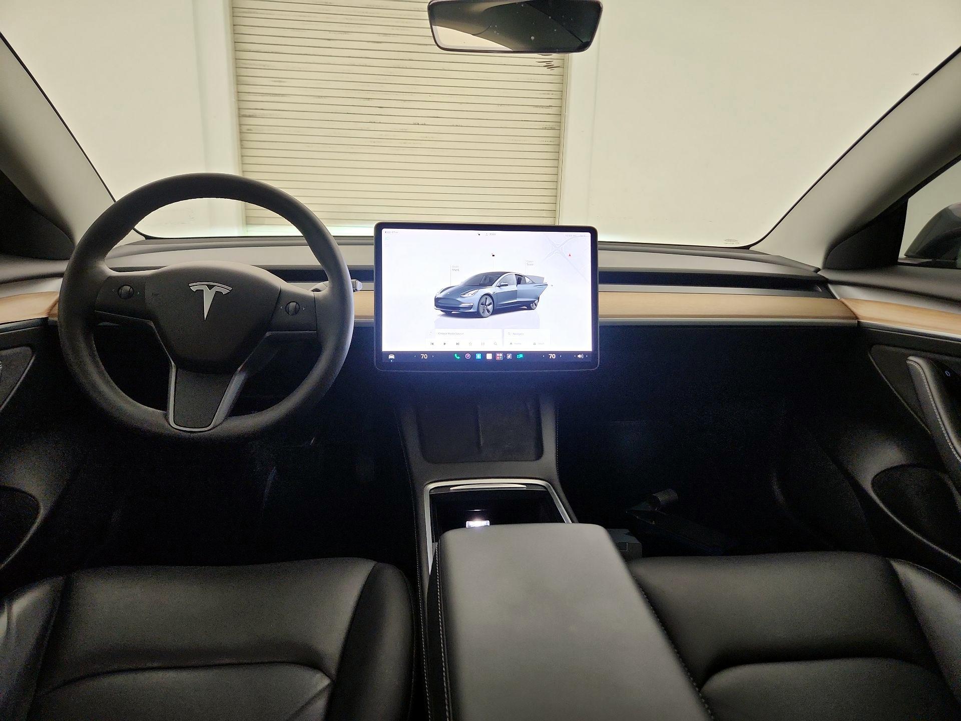 Thumbnail: 2022 Tesla Model 3 - 8