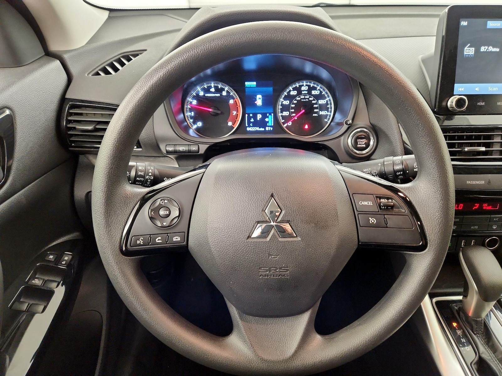 2024 Mitsubishi Eclipse Cross LE - Photo 11