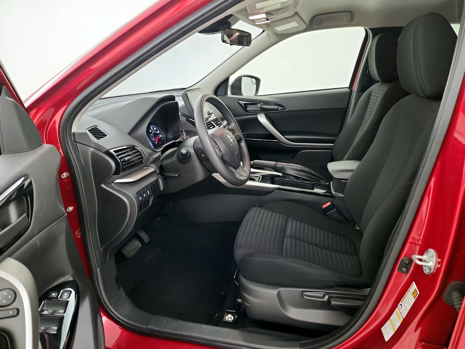 2024 Mitsubishi Eclipse Cross LE - Photo 12