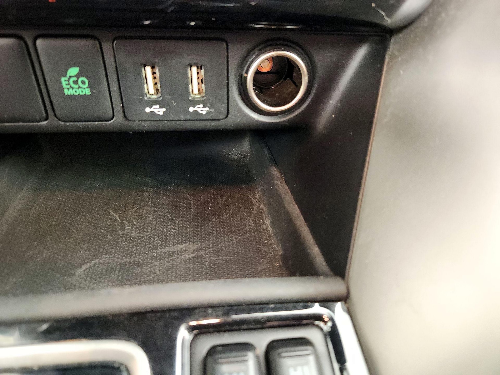 2024 Mitsubishi Eclipse Cross LE - Photo 19