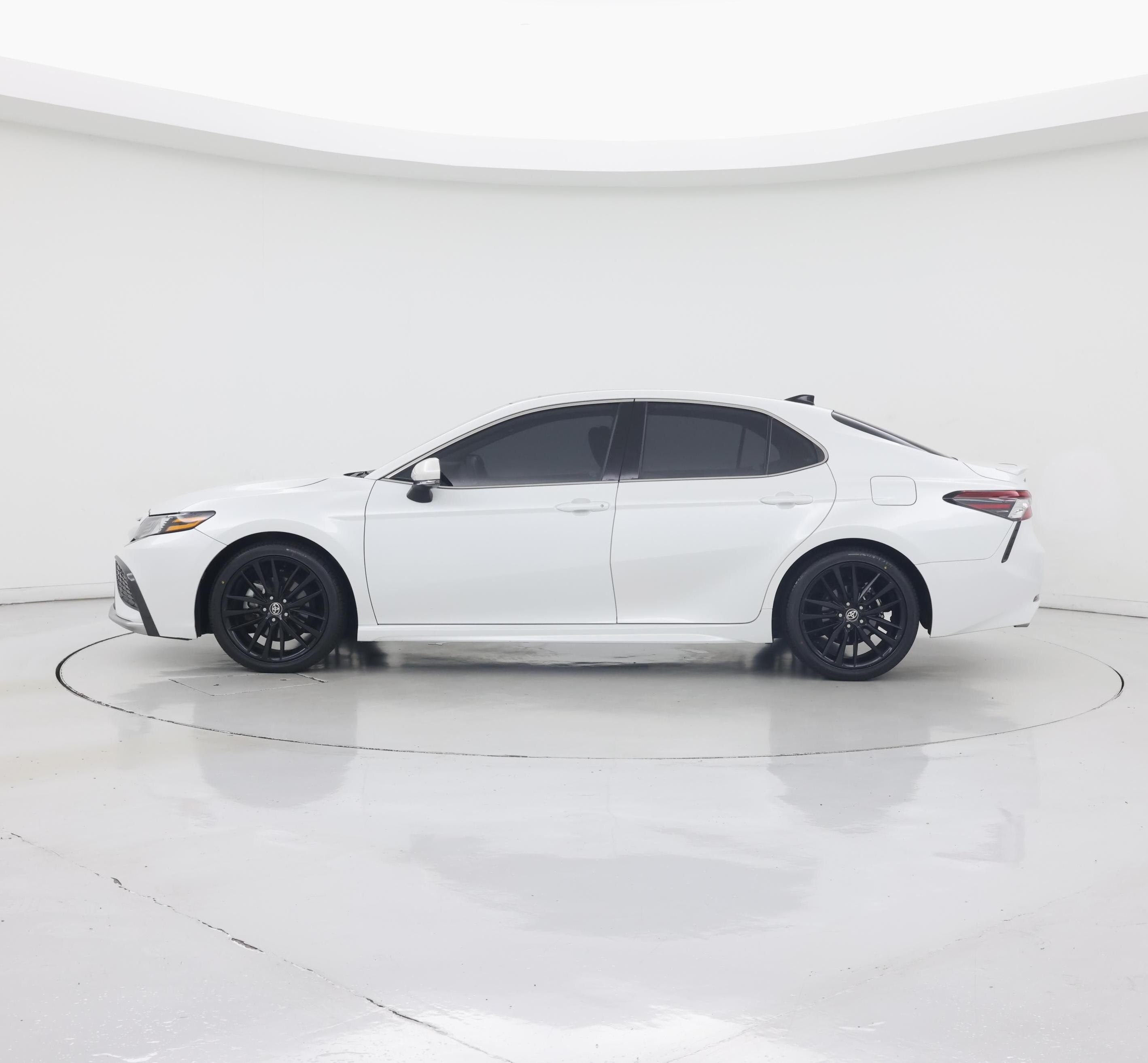 Thumbnail: 2022 Toyota Camry - 3