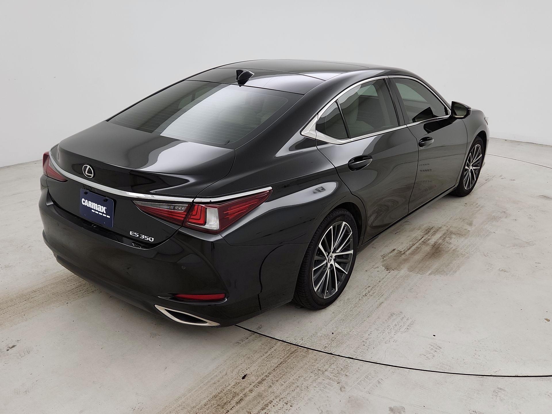 Thumbnail: 2022 Lexus ES - 5