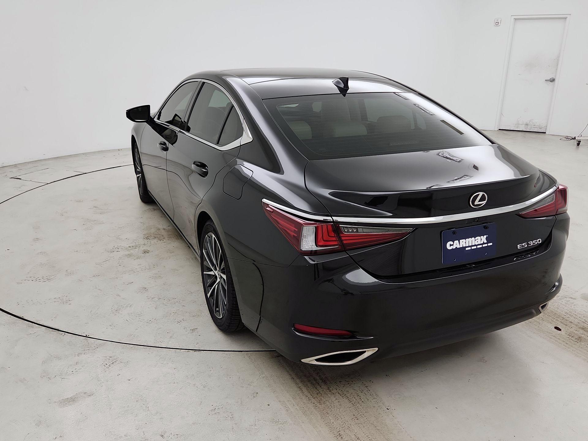 Thumbnail: 2022 Lexus ES - 7