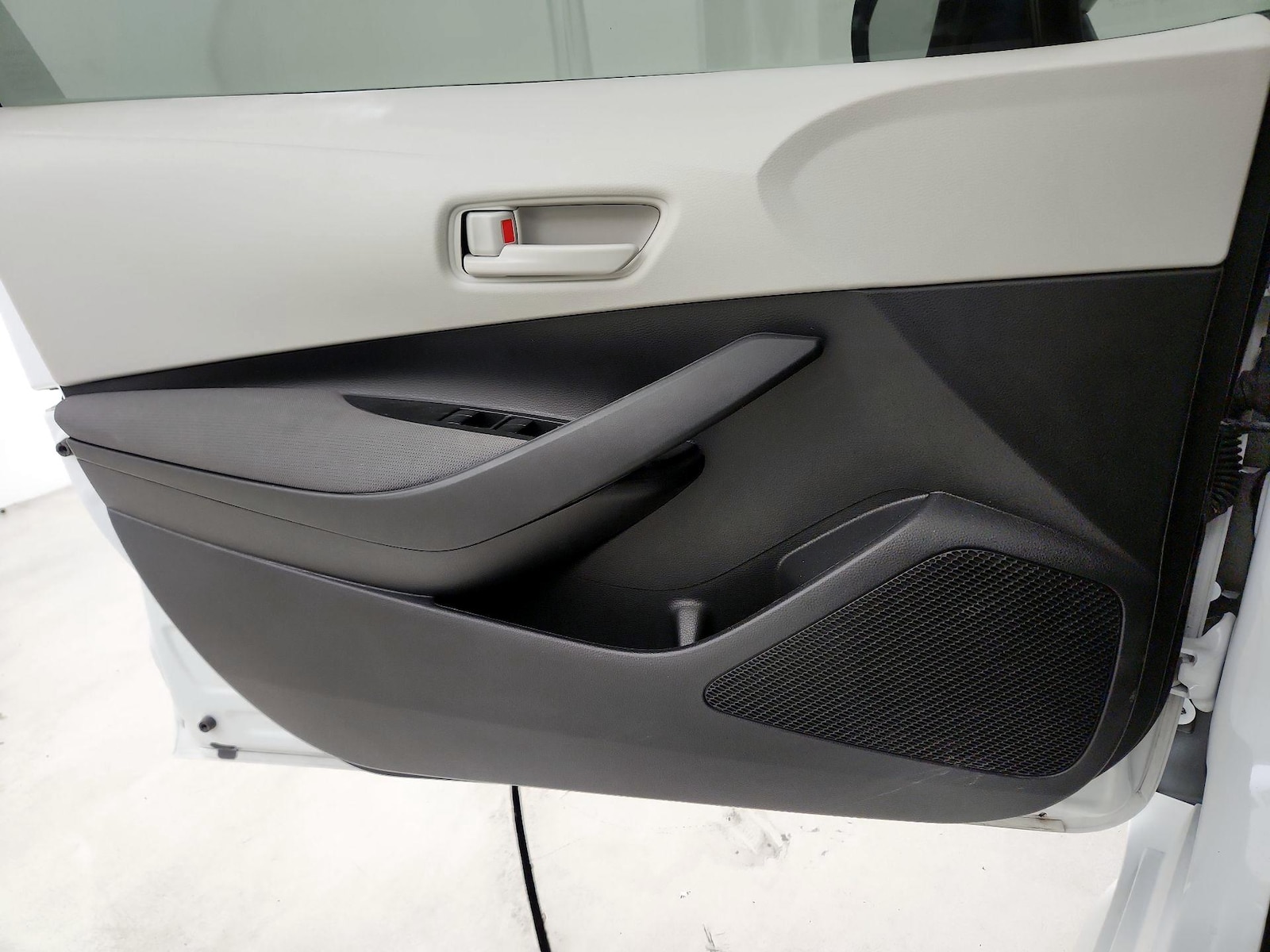 2024 Toyota Corolla LE - Photo 11