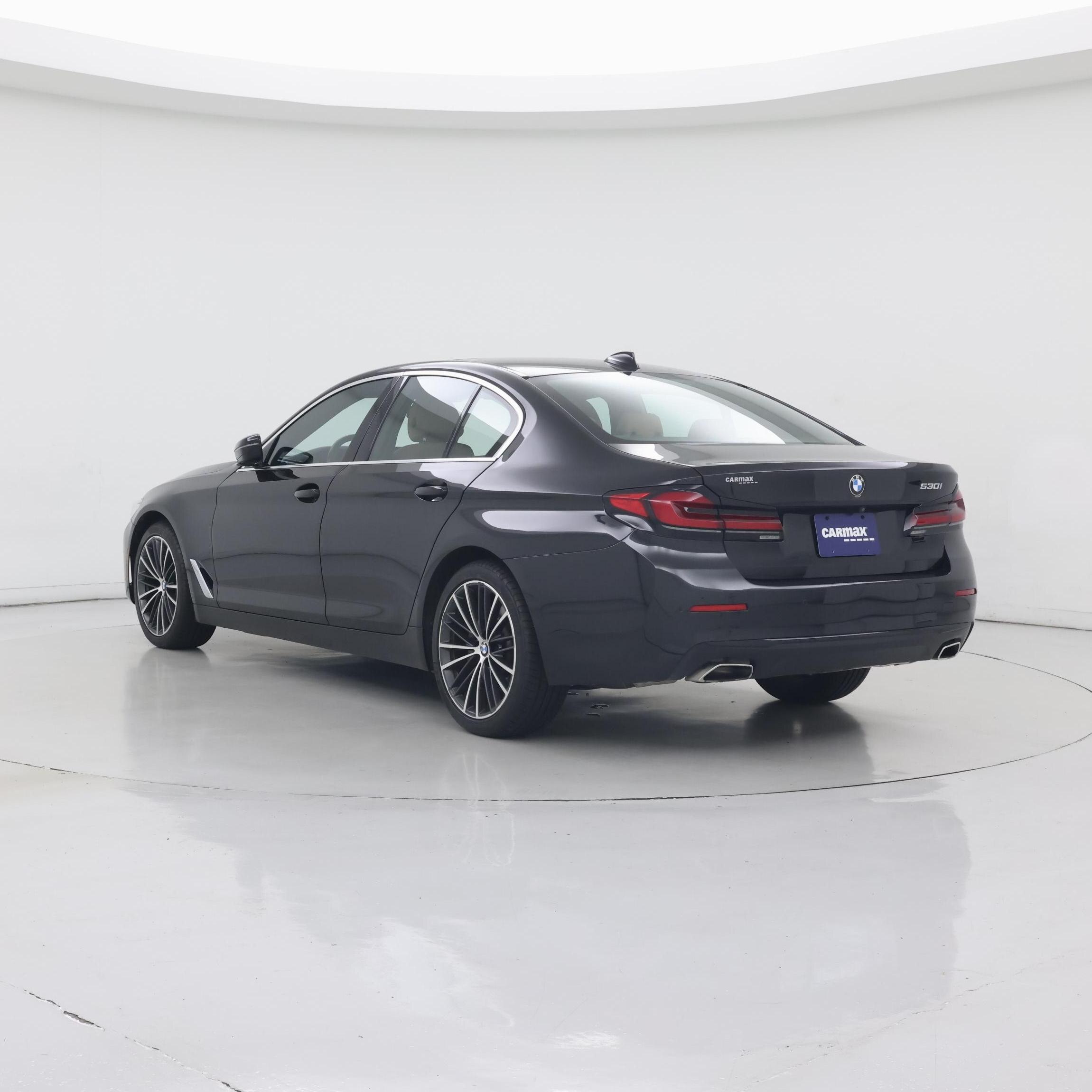 Thumbnail: 2023 BMW 5 Series - 2