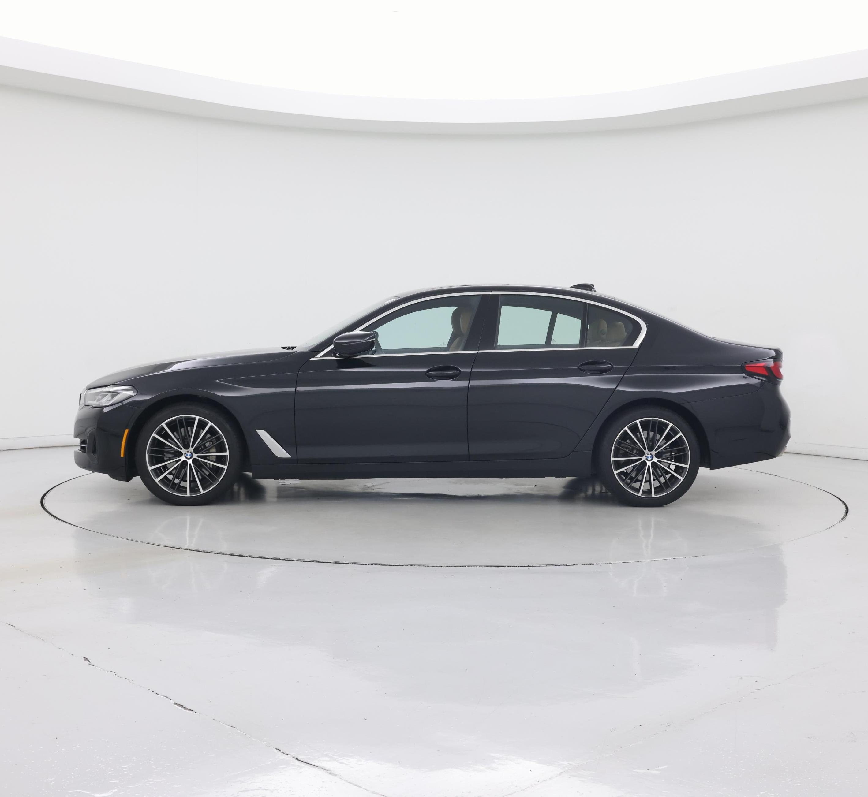 Thumbnail: 2023 BMW 5 Series - 3