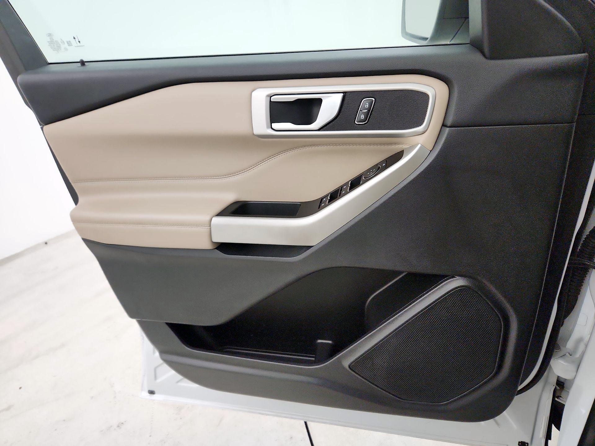 Thumbnail: 2022 Ford Explorer - 10