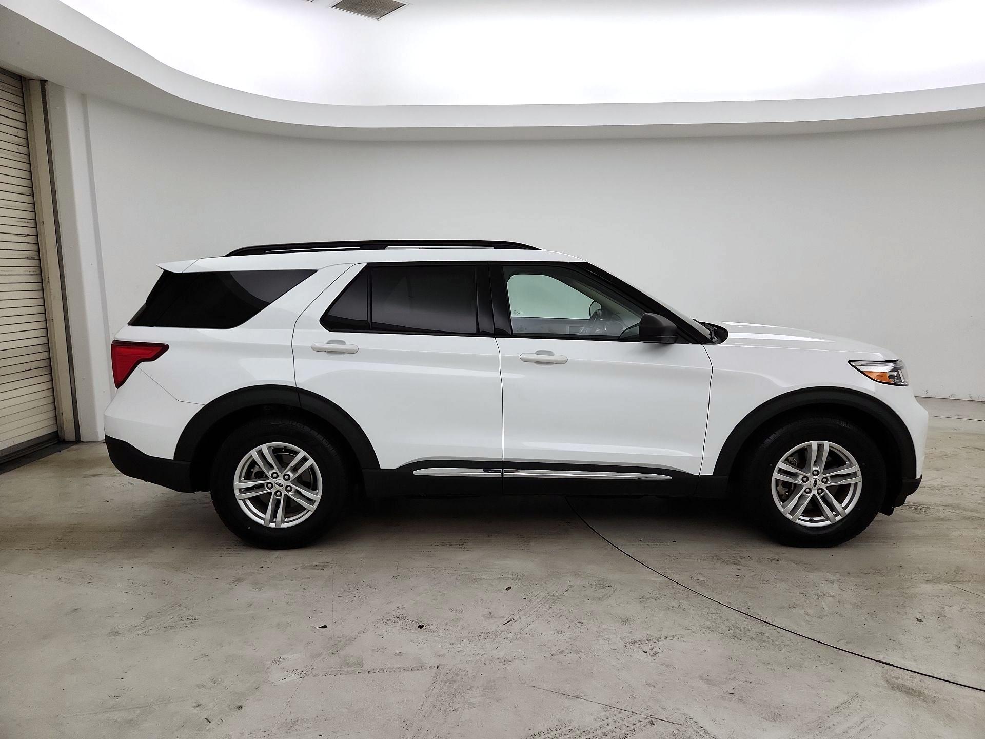 Thumbnail: 2022 Ford Explorer - 4