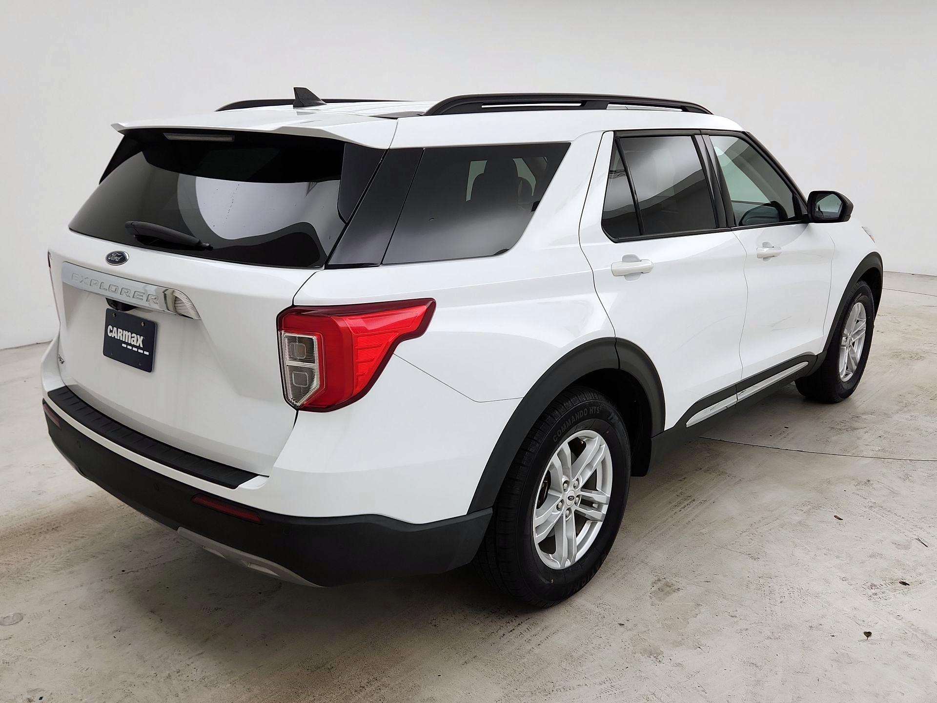 Thumbnail: 2022 Ford Explorer - 5
