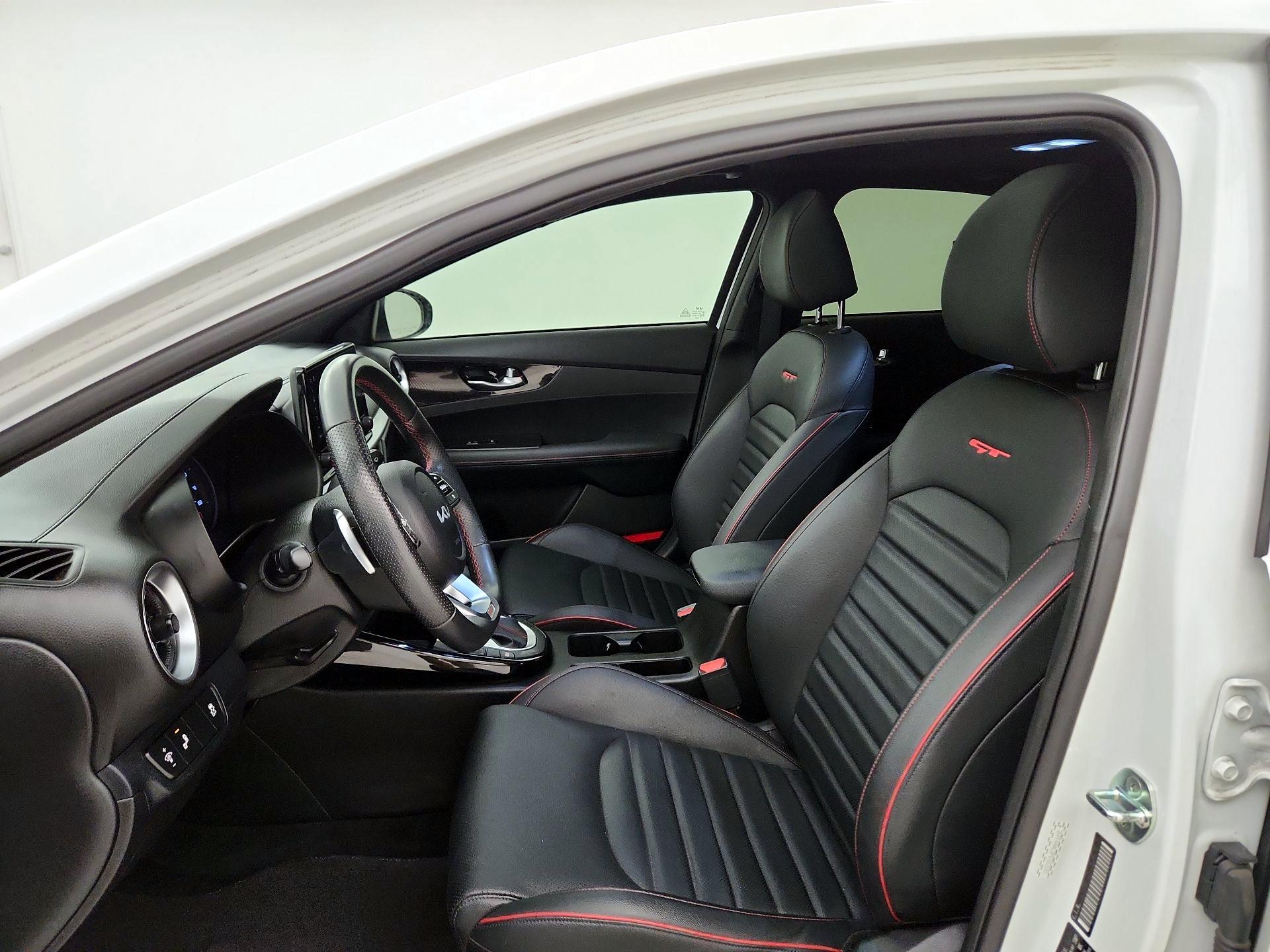 Thumbnail: 2023 Kia Forte - 9
