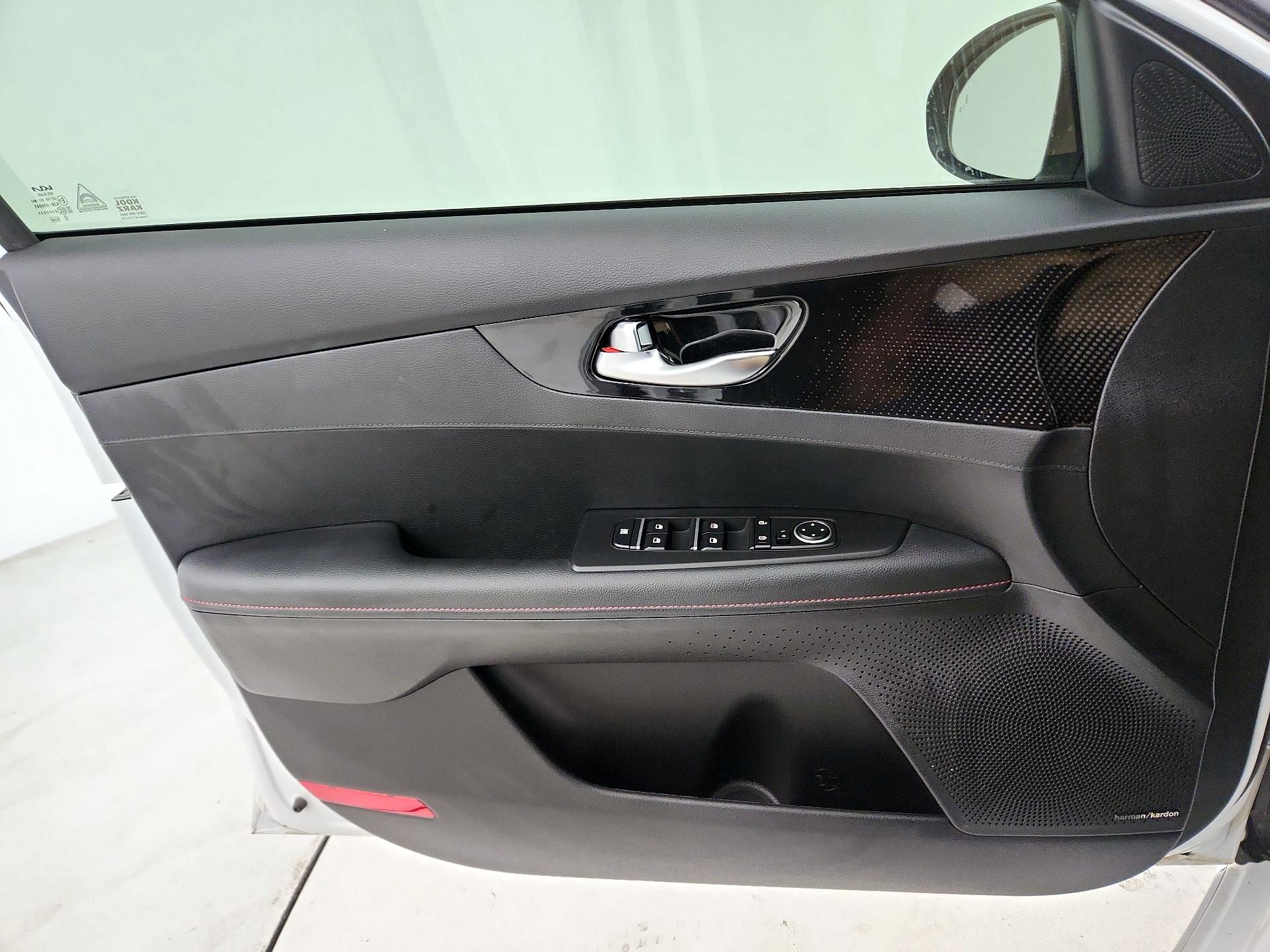 Thumbnail: 2023 Kia Forte - 10