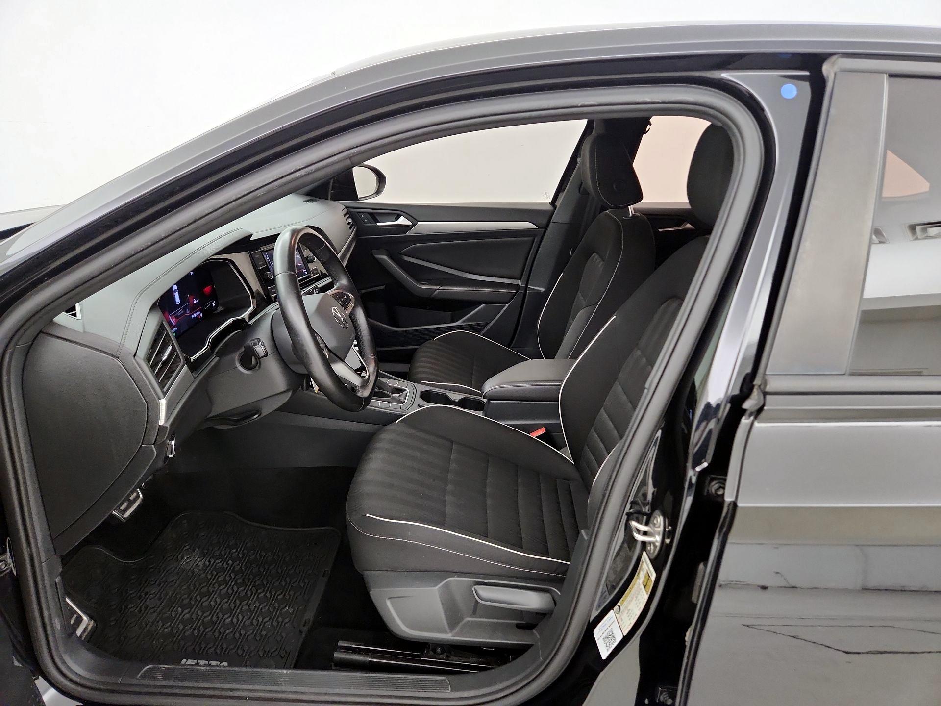 Thumbnail: 2023 Volkswagen Jetta - 9