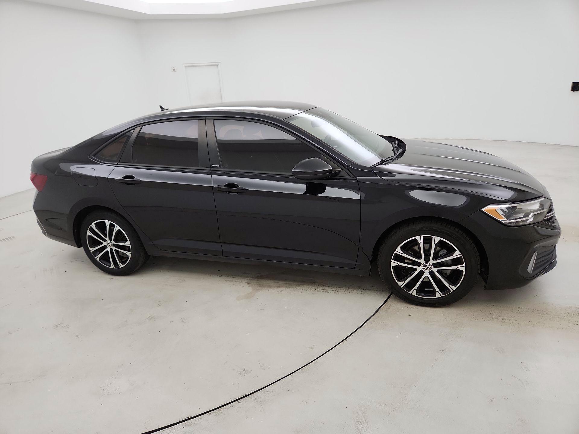 Thumbnail: 2023 Volkswagen Jetta - 4