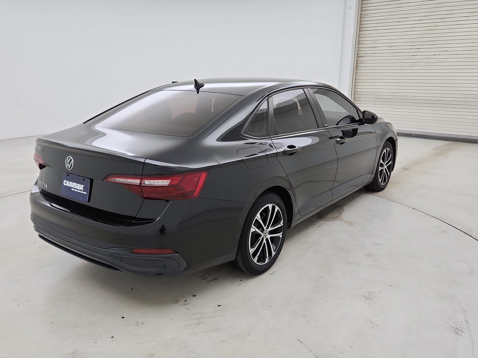 Thumbnail: 2023 Volkswagen Jetta - 5