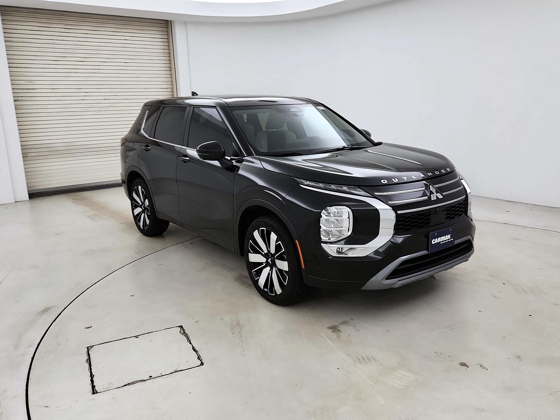Thumbnail: 2025 Mitsubishi Outlander - 1